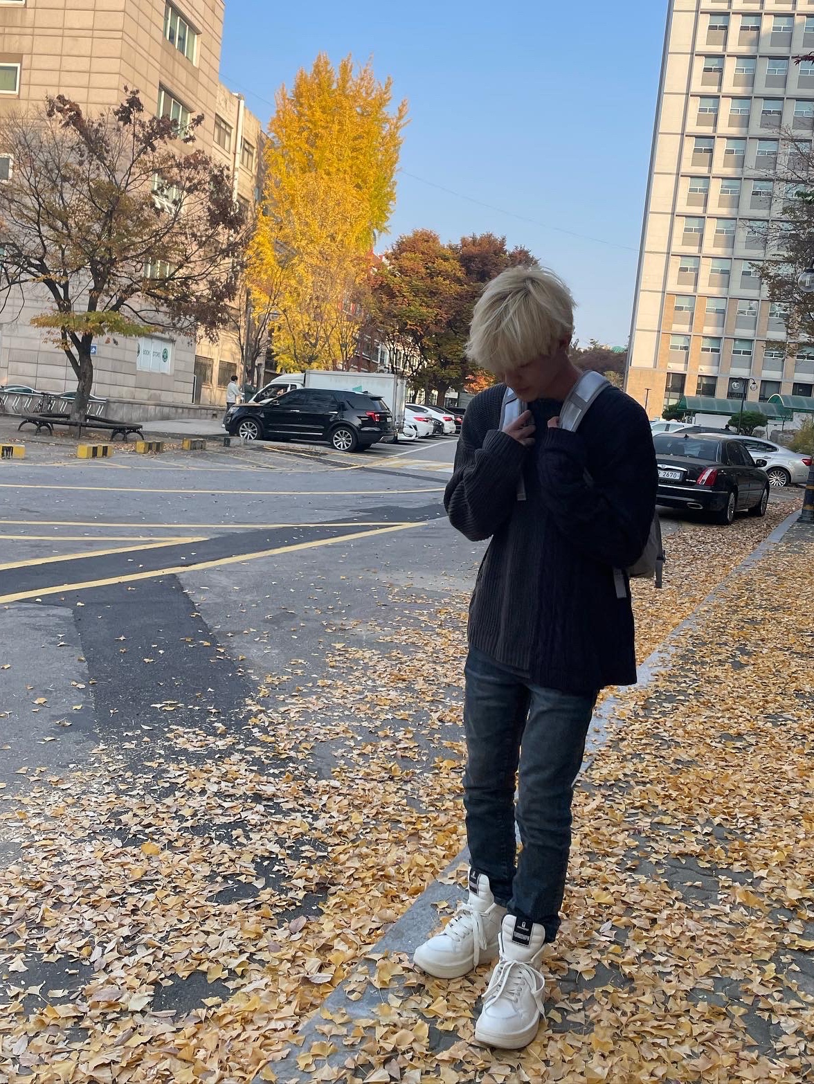Converse x Drkshdw Turbowpn Egret, Supreme Backpack Silver - 22FW 착용 스타일 - 2