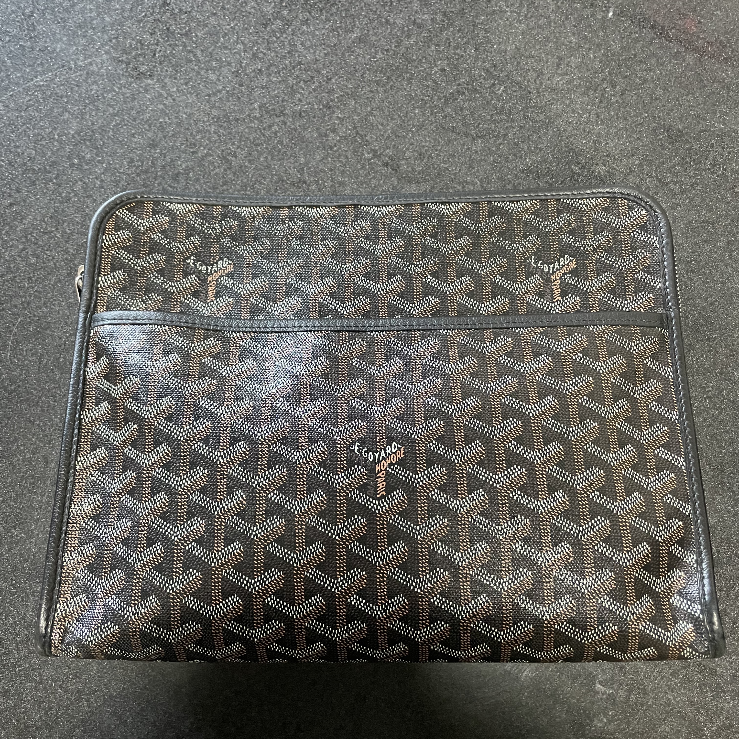 Goyard Jouvence GM Toilet Bag Black 착용 스타일