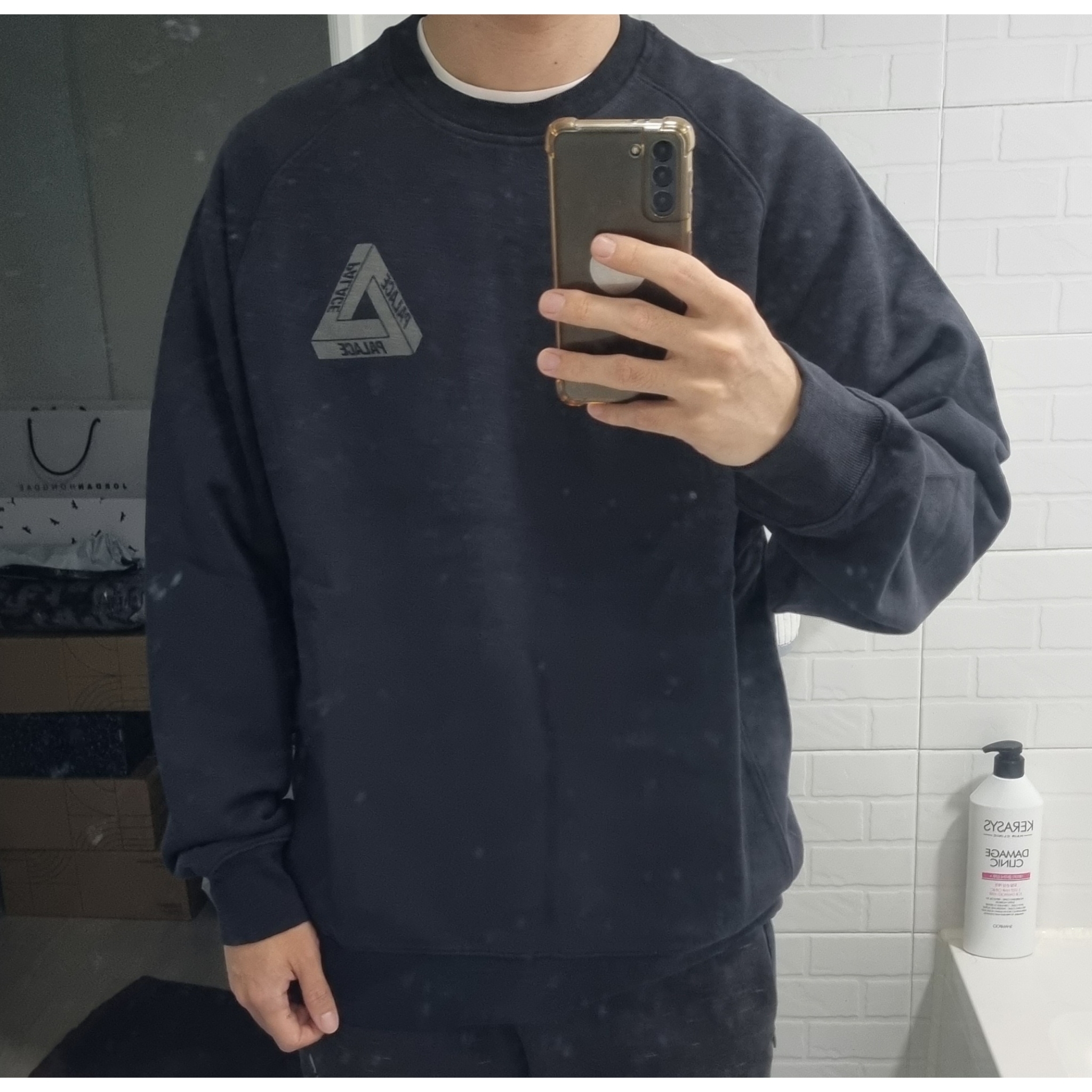 Palace Tri-Ferg Slub Crew Black - 22FW 착용 스타일
