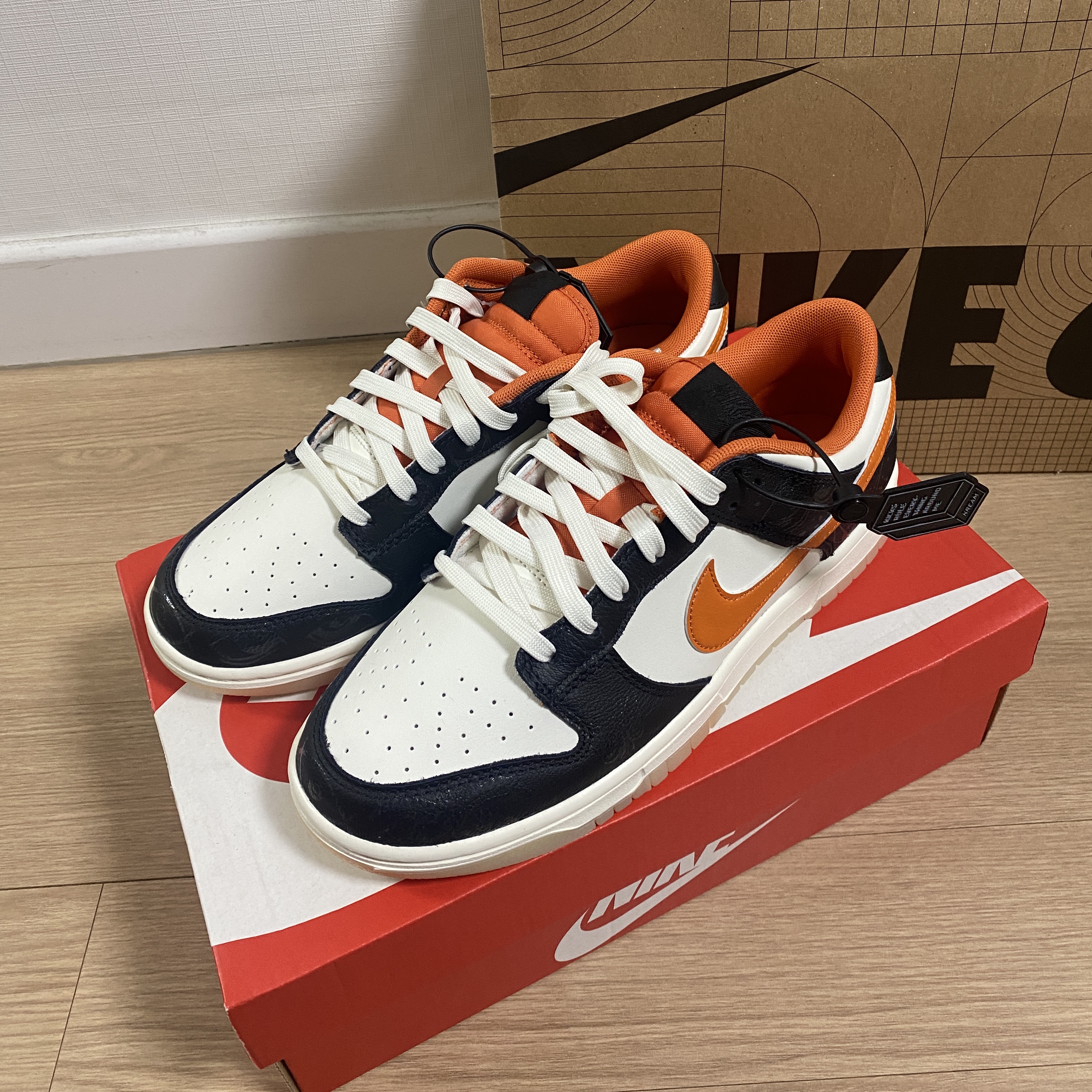 Nike Dunk Low Retro PRM Halloween 착용 스타일