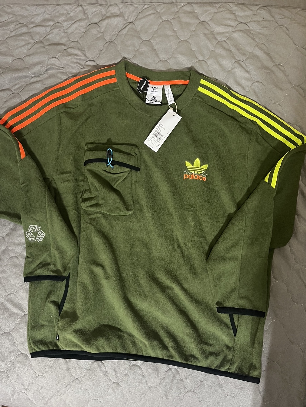 Palace x Adidas Nature Crew Wild Pine - 22SS 착용 스타일