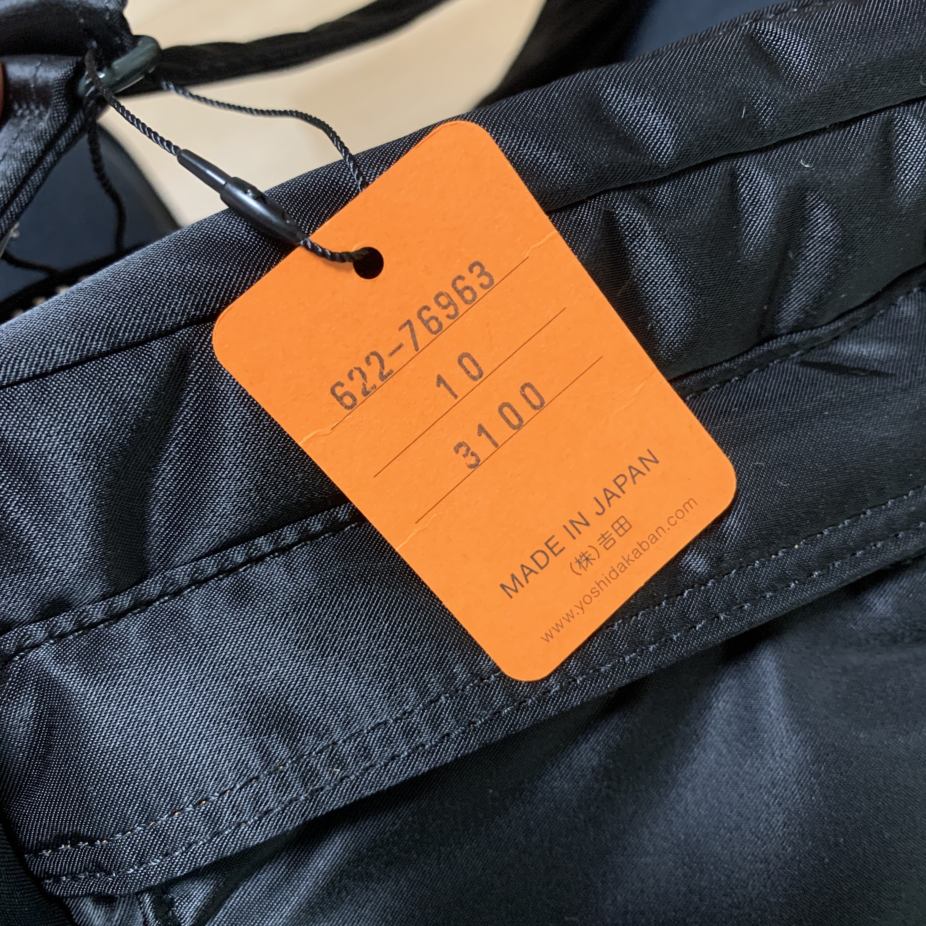 Porter Tanker Shoulder Bag S Black 착용 스타일 - 2