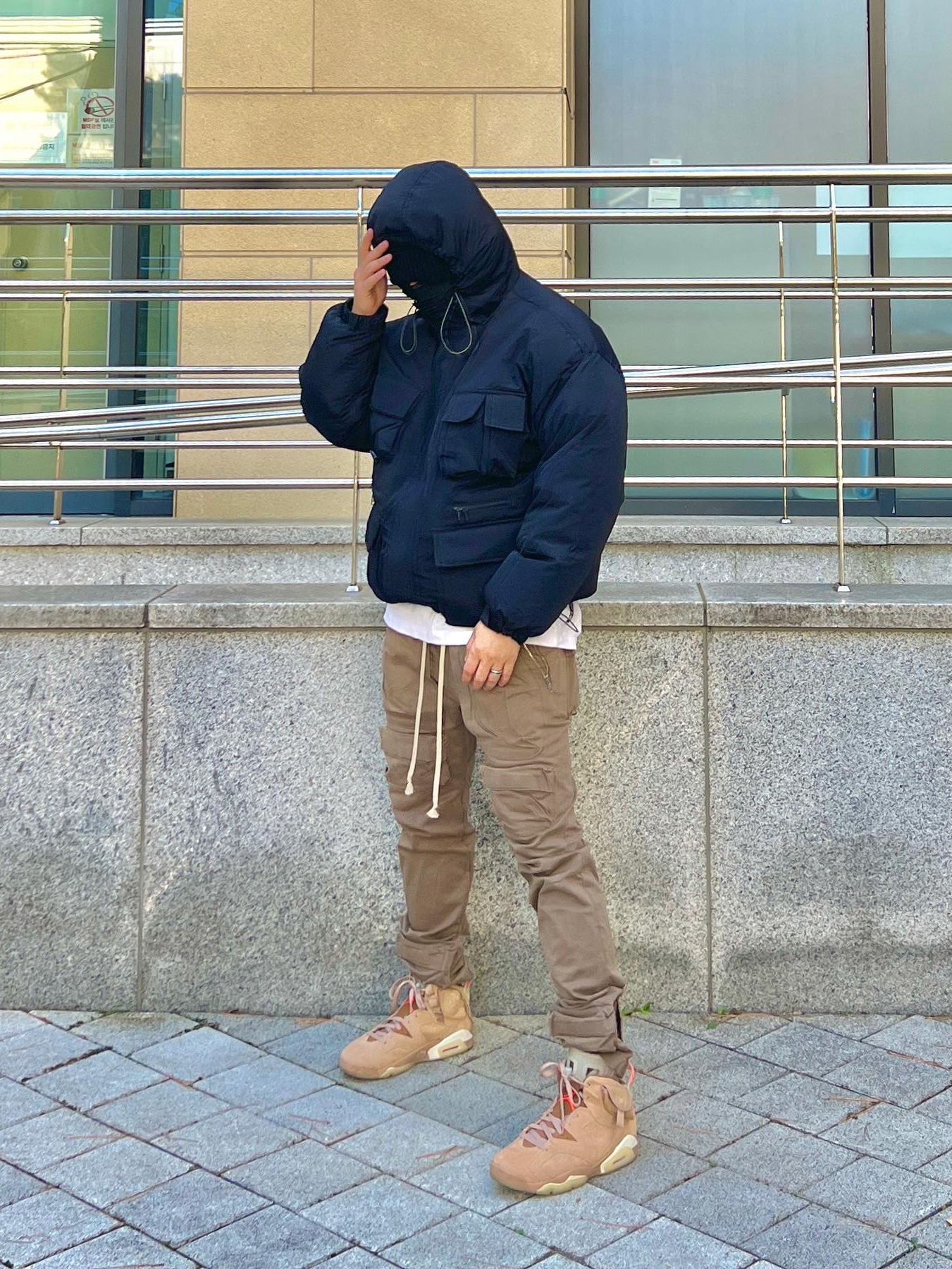 Jordan 6 x Travis Scott Retro SP British Khaki 착용 스타일 - 2