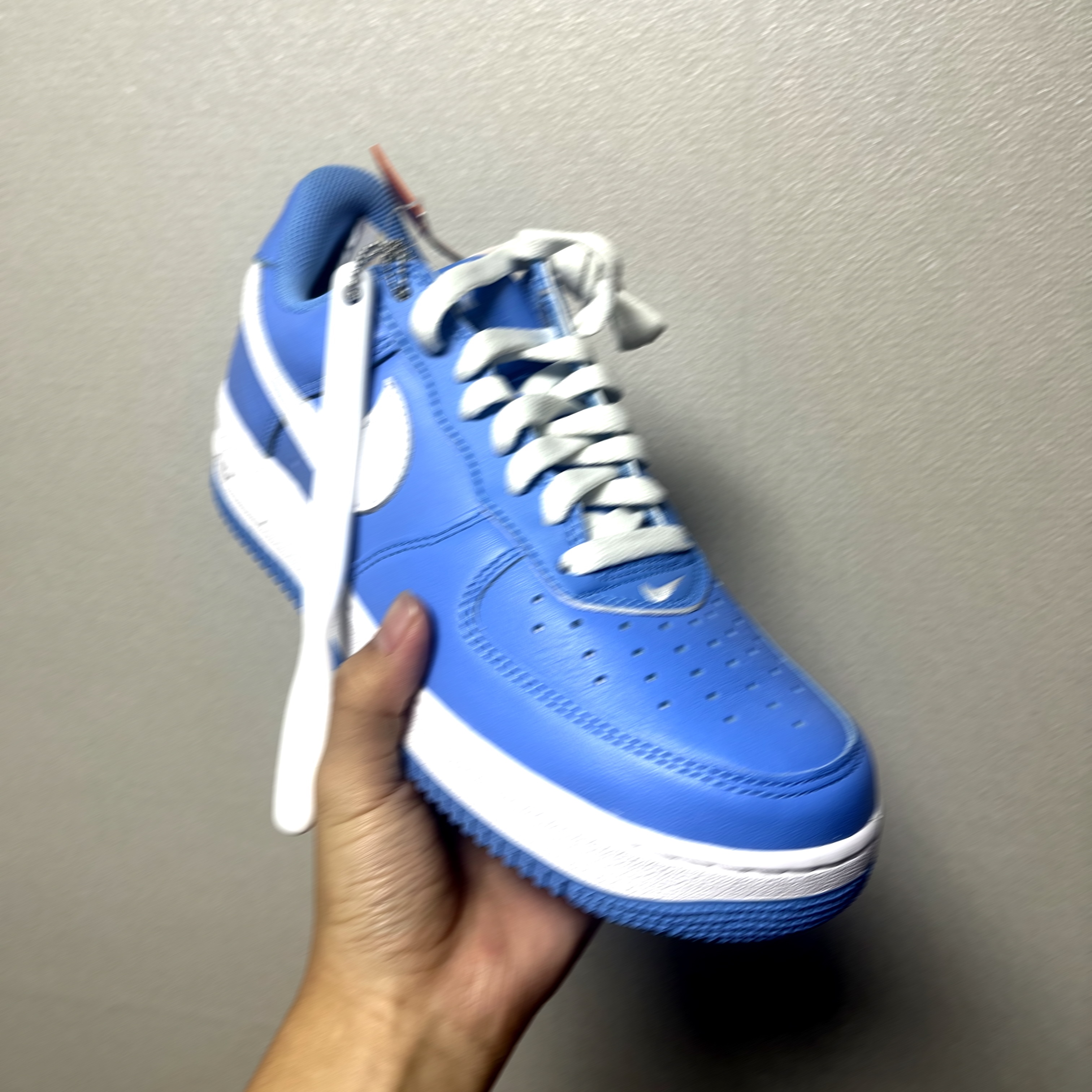 Nike Air Force 1 Low Retro Color of the Month University Blue 착용 스타일 - 1