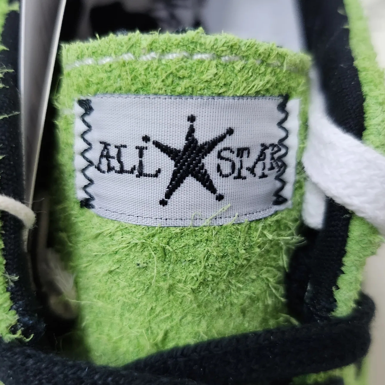 Converse x Stussy One Star Pro Ox 8 Ball Green 착용 스타일 - 3
