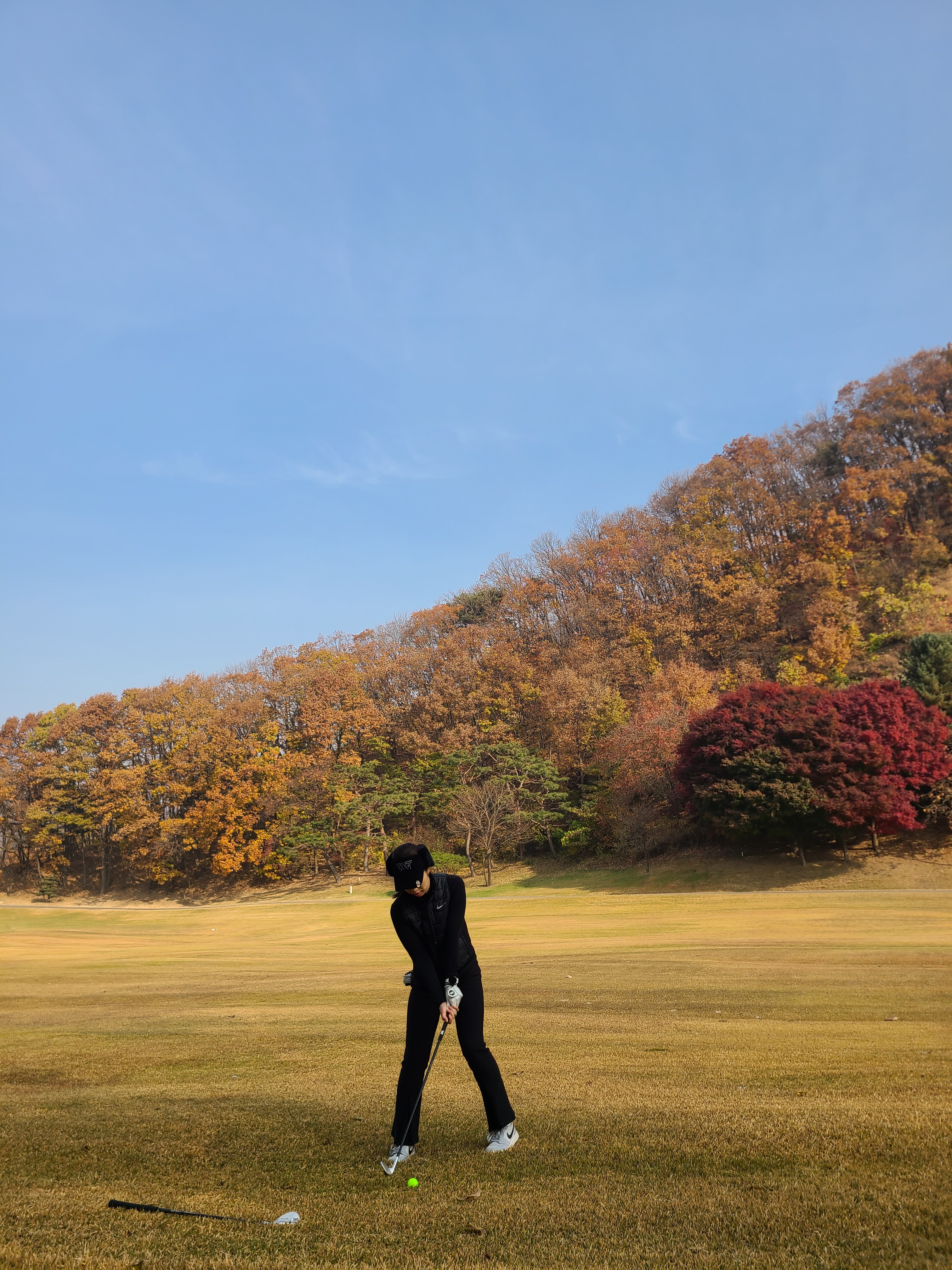 Jordan 1 Low Golf Wolf Grey, PXG Hybrid Stand Bag White 착용 스타일 - 2