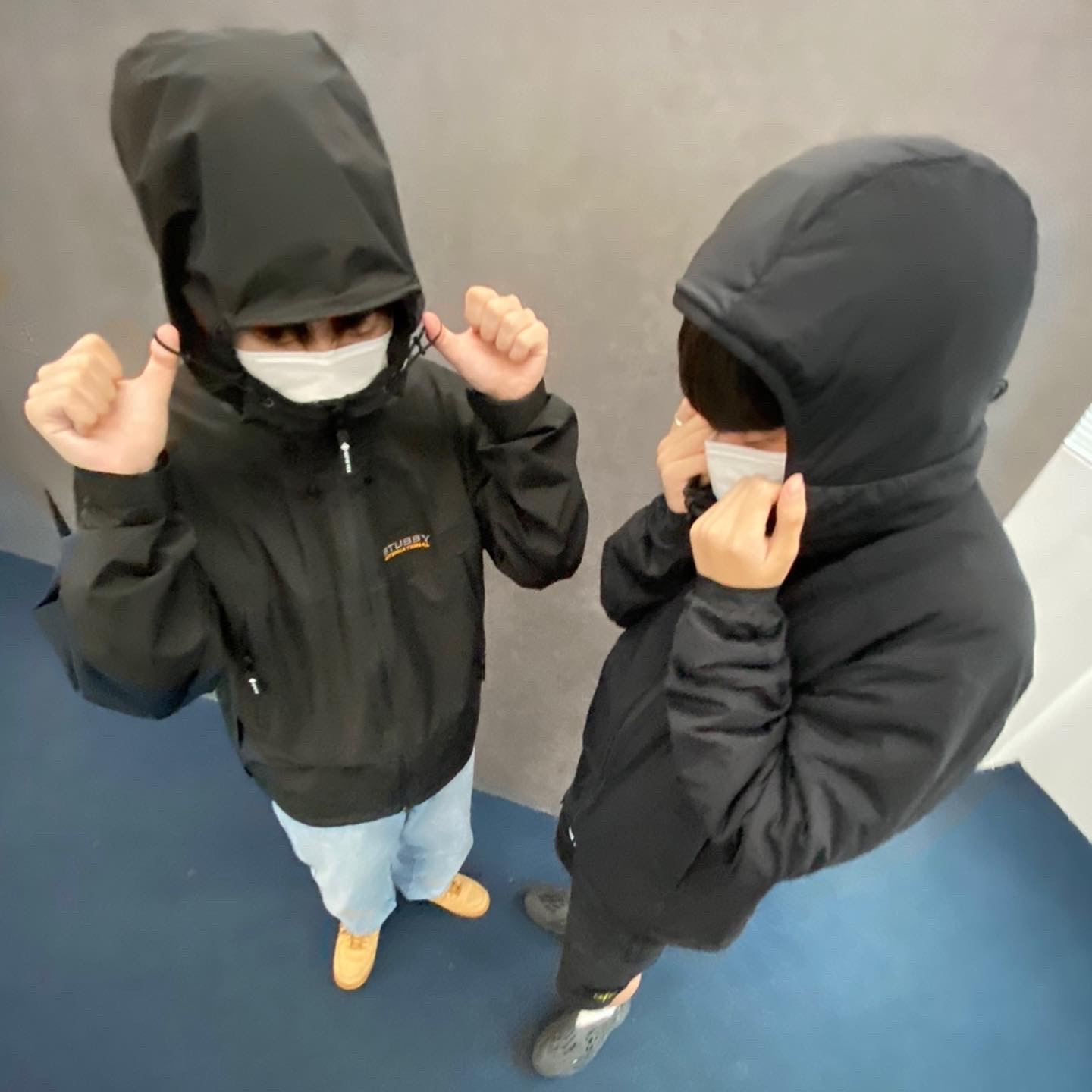 Arc'teryx Atom LT Hoody Black, Adidas Yeezy Foam RNNR Onyx 착용 스타일 - 3