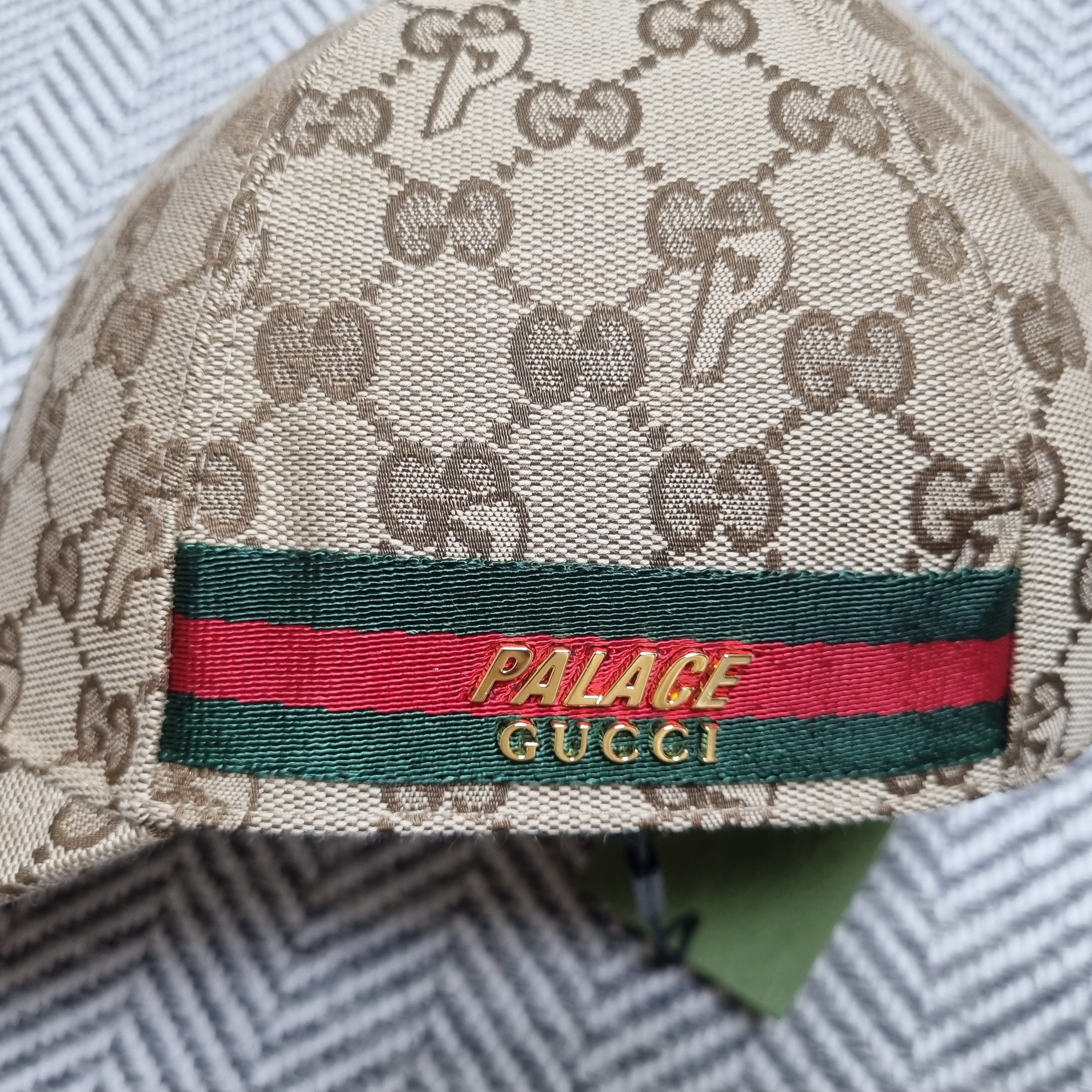 Palace x Gucci GG-P Canvas Baseball Hat Beige - 22FW, Supreme Frayed Logos Denim Camp Cap Blue - 21SS 착용 스타일 - 3