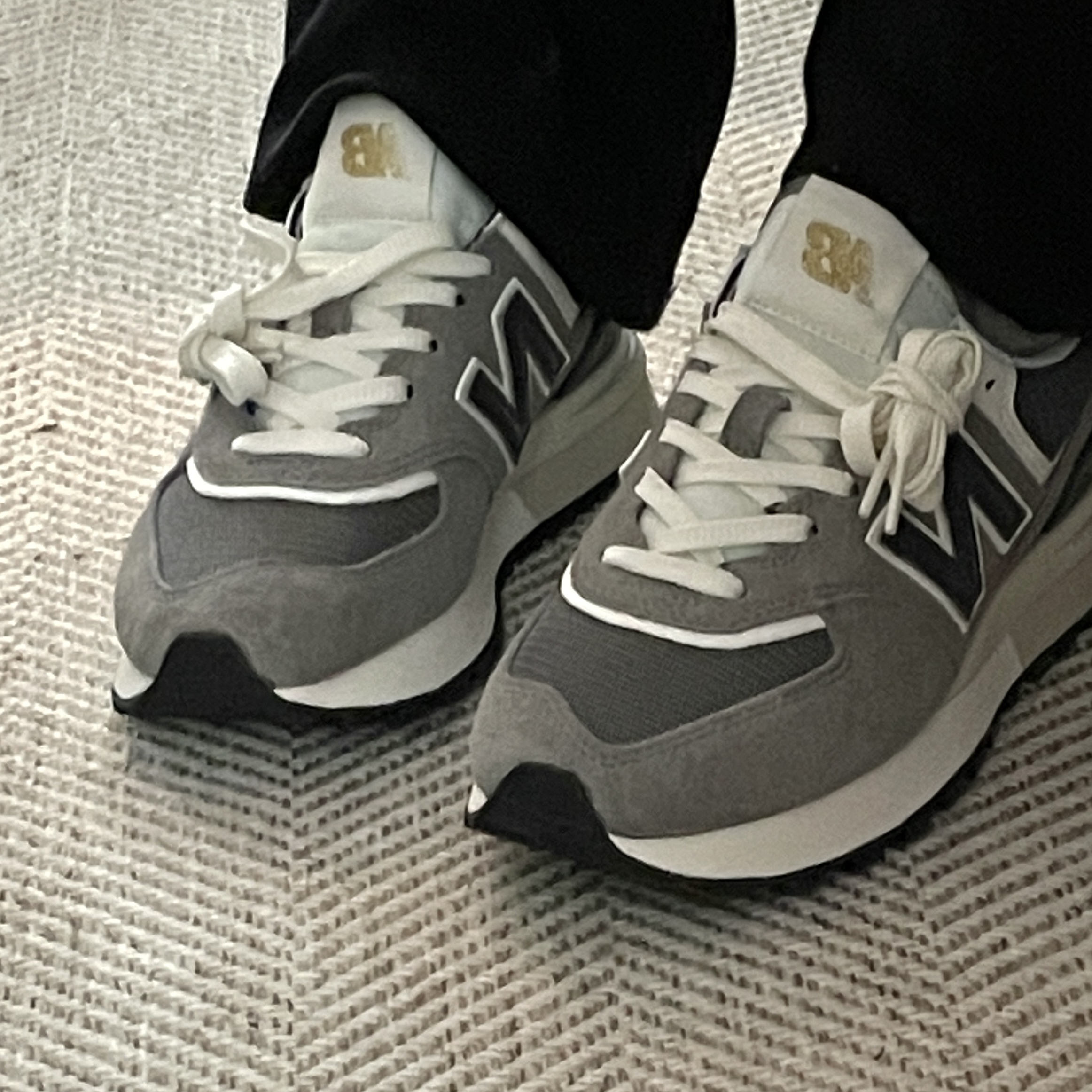 New Balance 574 Legacy Grey 착용 스타일 - 1