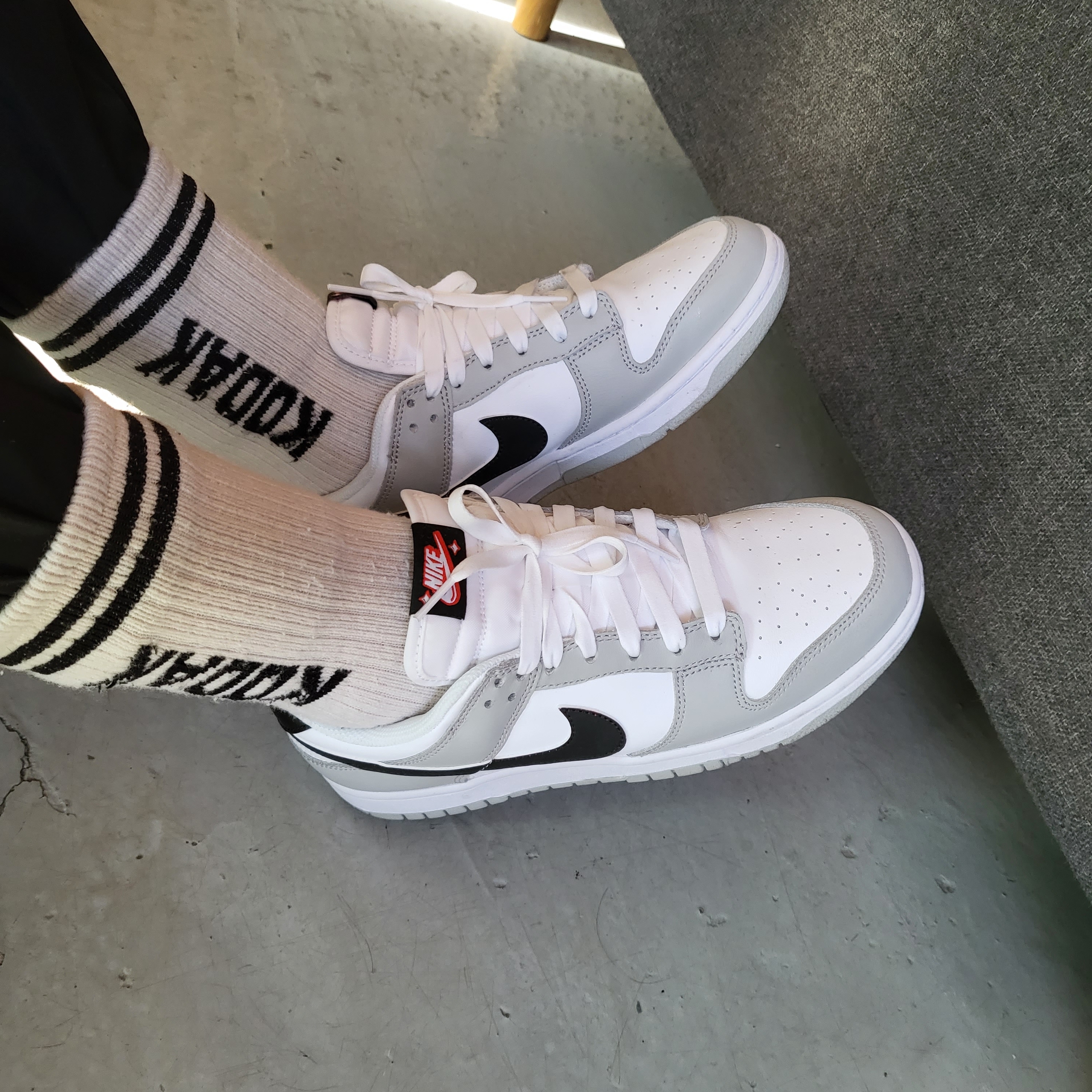 Nike Dunk Low Retro SE Jackpot Grey Fog 착용 스타일