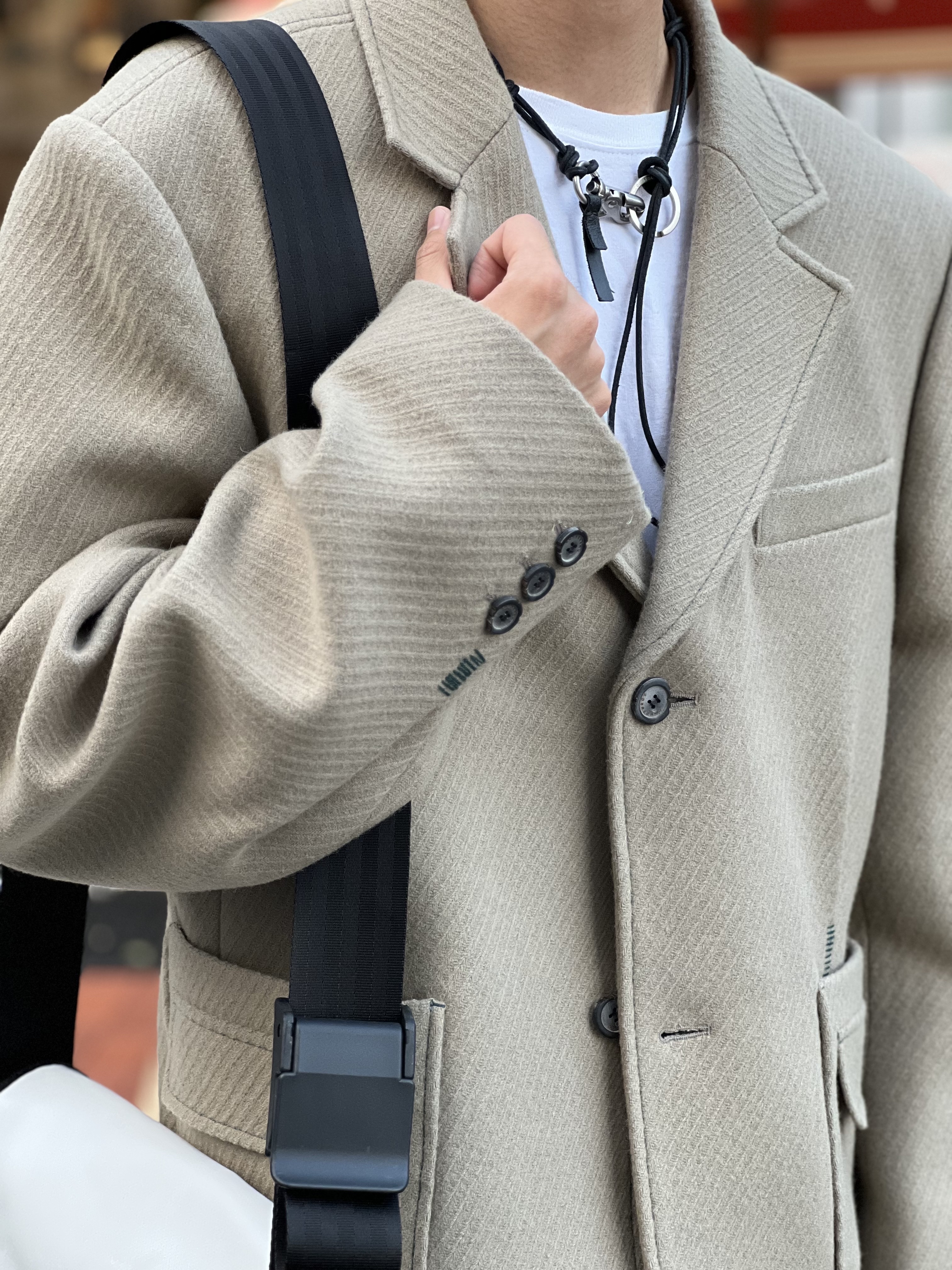 Ader Error Ation Blazer Beige, Ader Error Small Trace Esty Messanger Bag White 착용 스타일 - 3