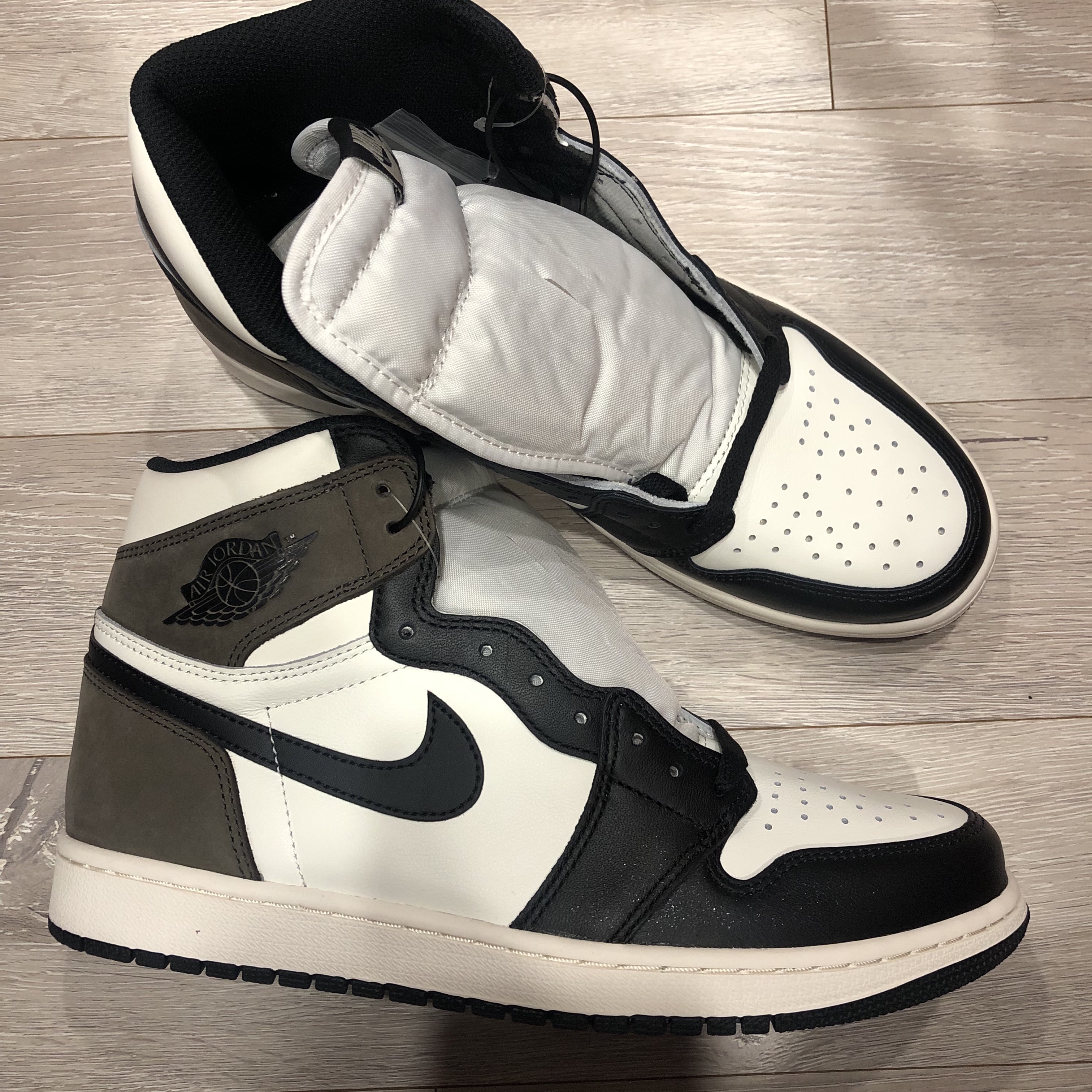 Jordan 1 Retro High OG Black Mocha 착용 스타일
