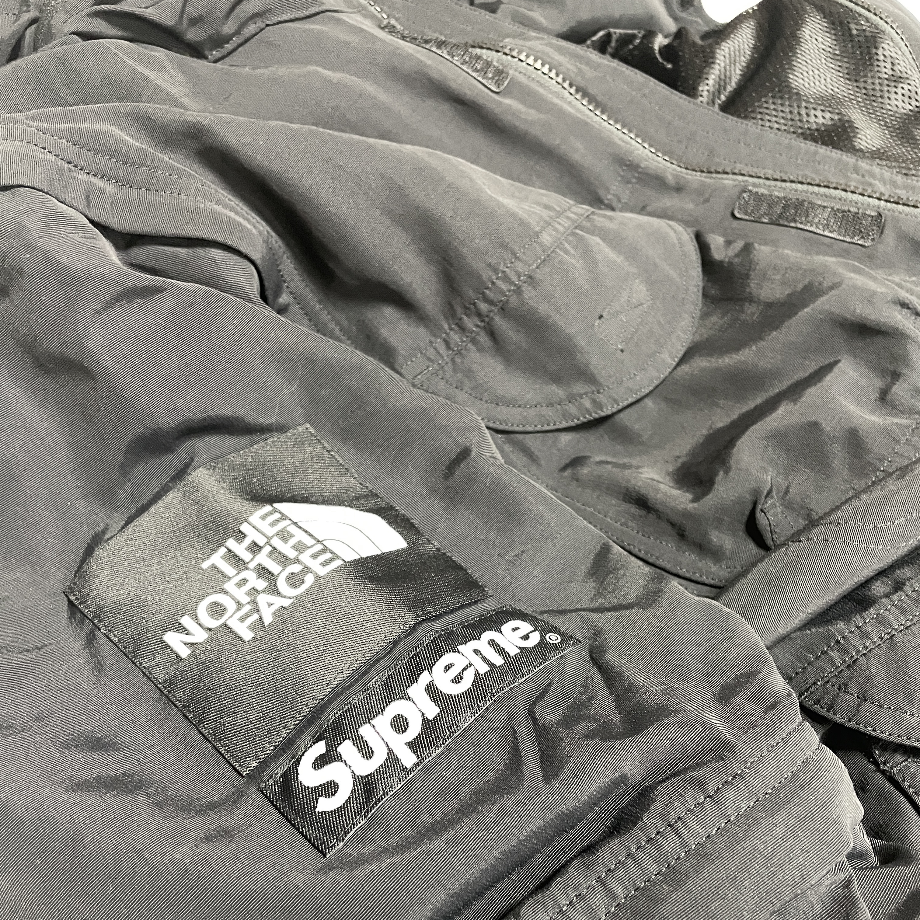 Supreme x The North Face Trekking Convertible Jacket Black - 22SS 착용 스타일