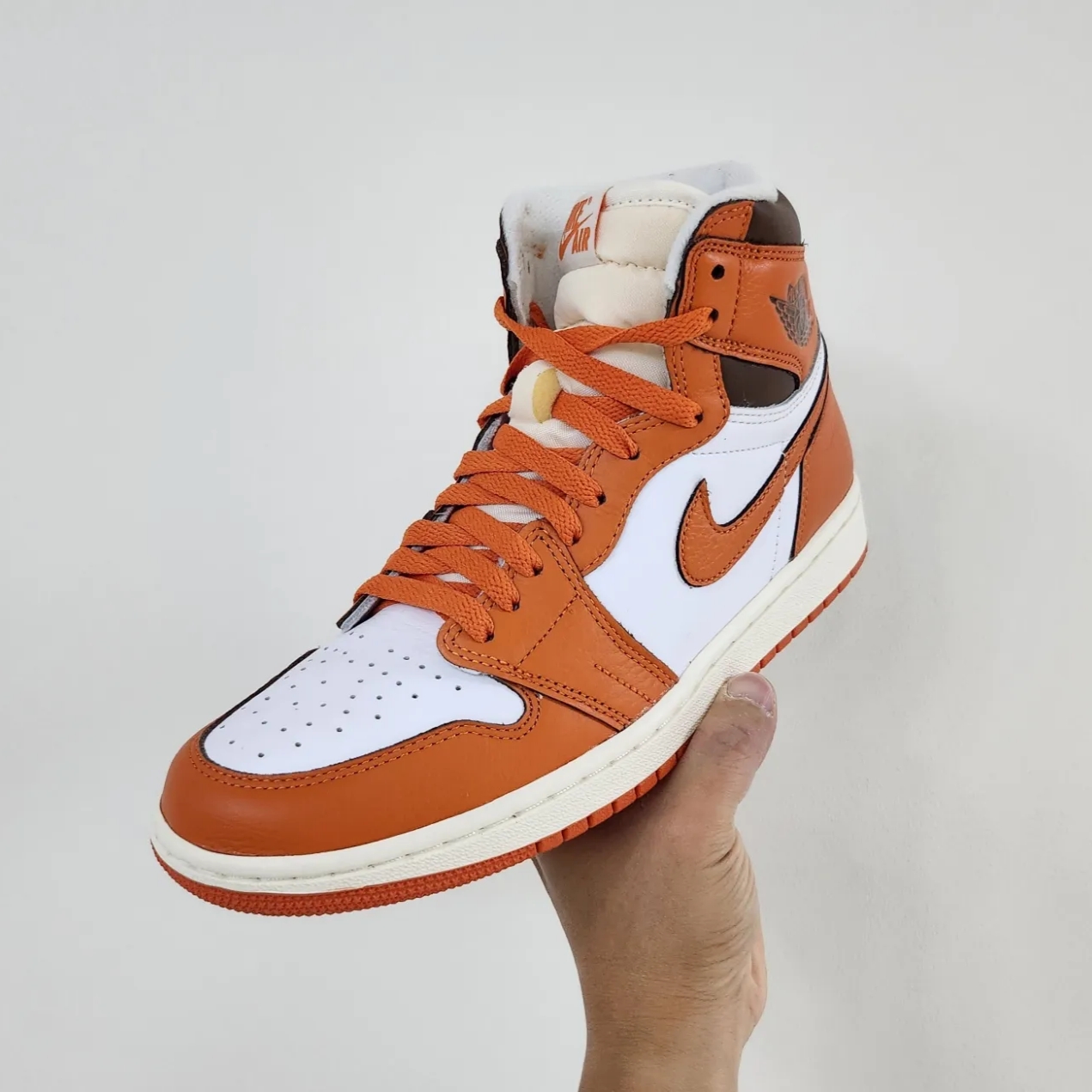 (W) Jordan 1 Retro High OG Starfish 착용 스타일 - 1