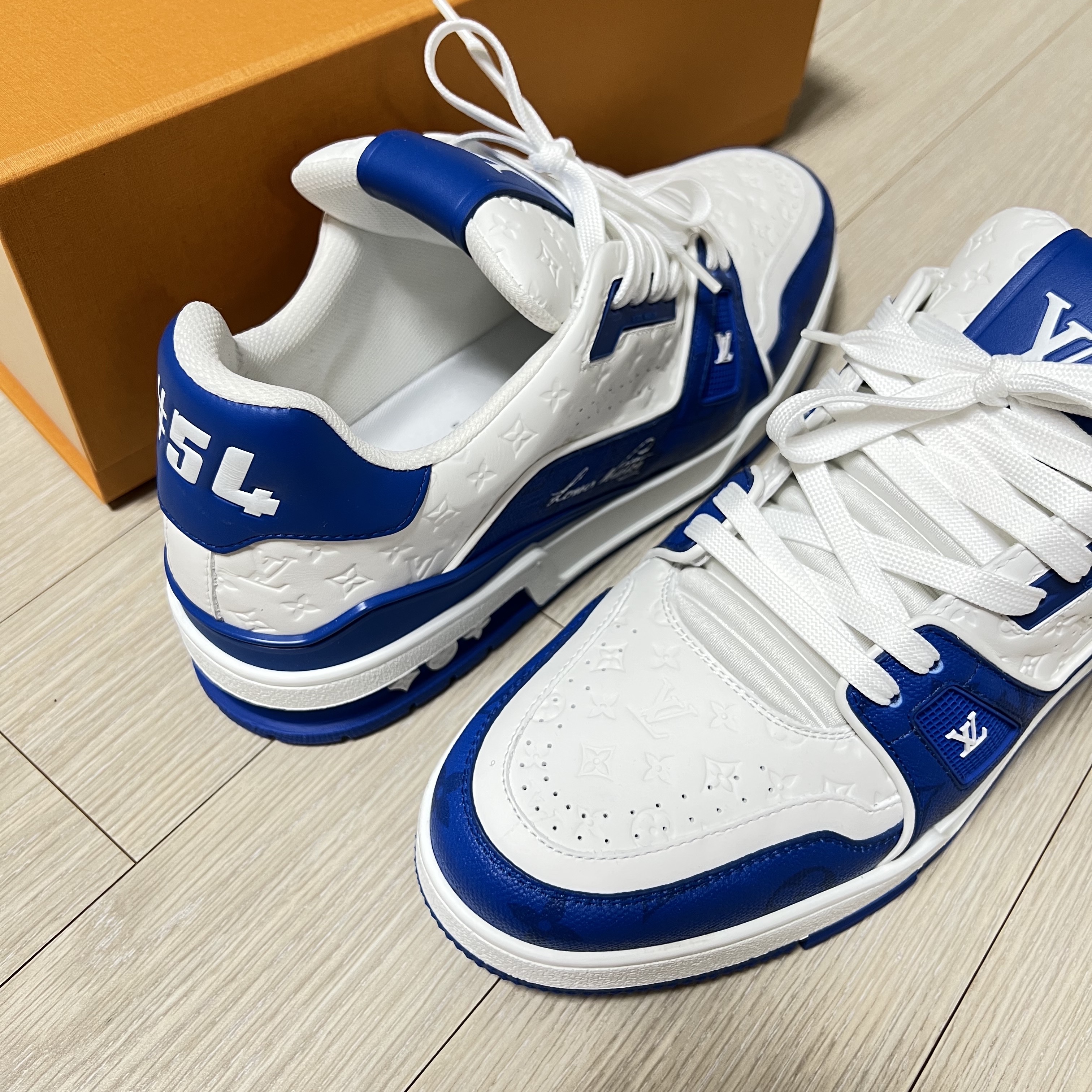 Louis Vuitton LV Trainer Sneakers Blue 착용 스타일 - 3