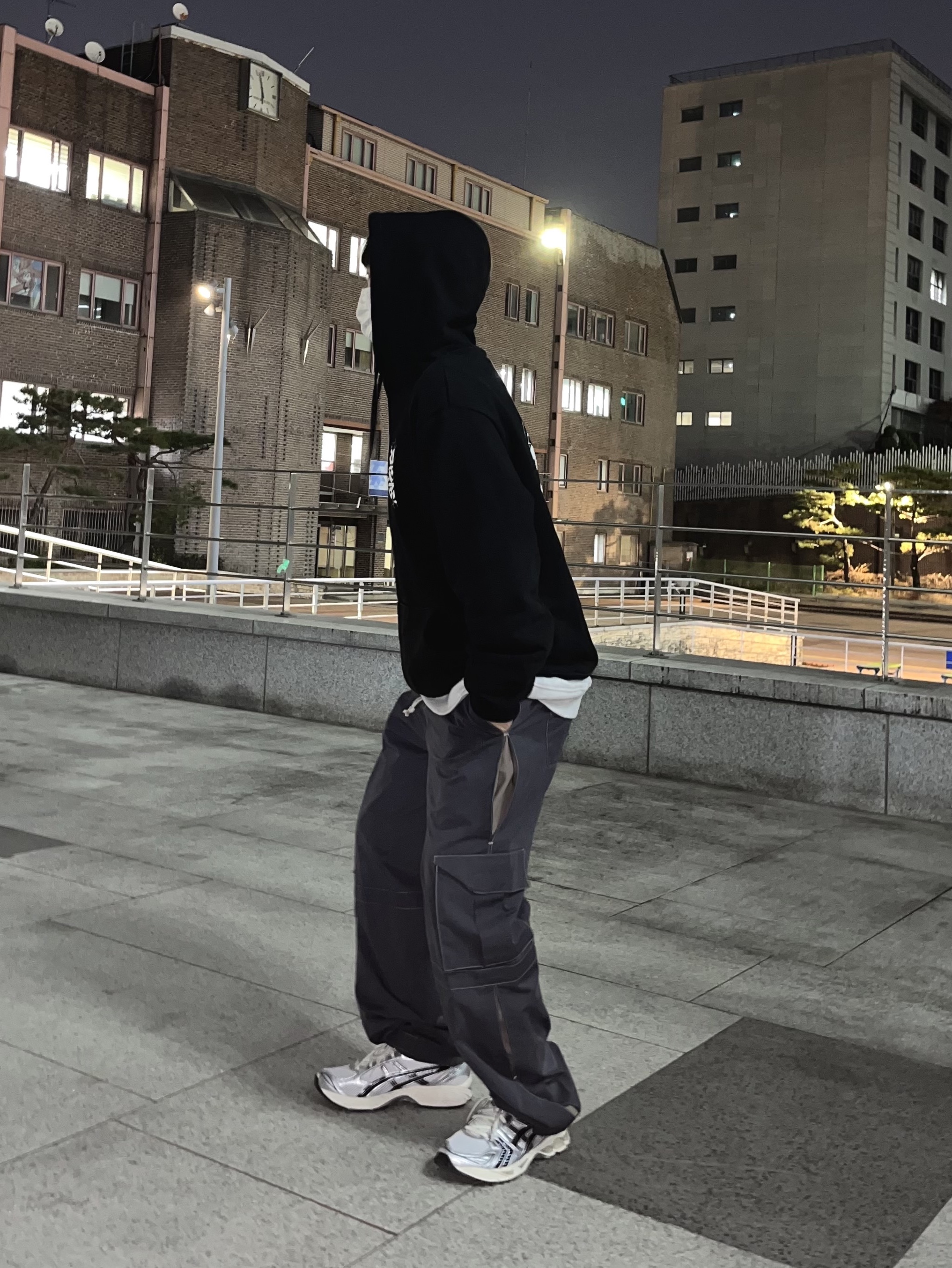 Asics x JJJJound Gel-Kayano 14 Silver Black 착용 스타일