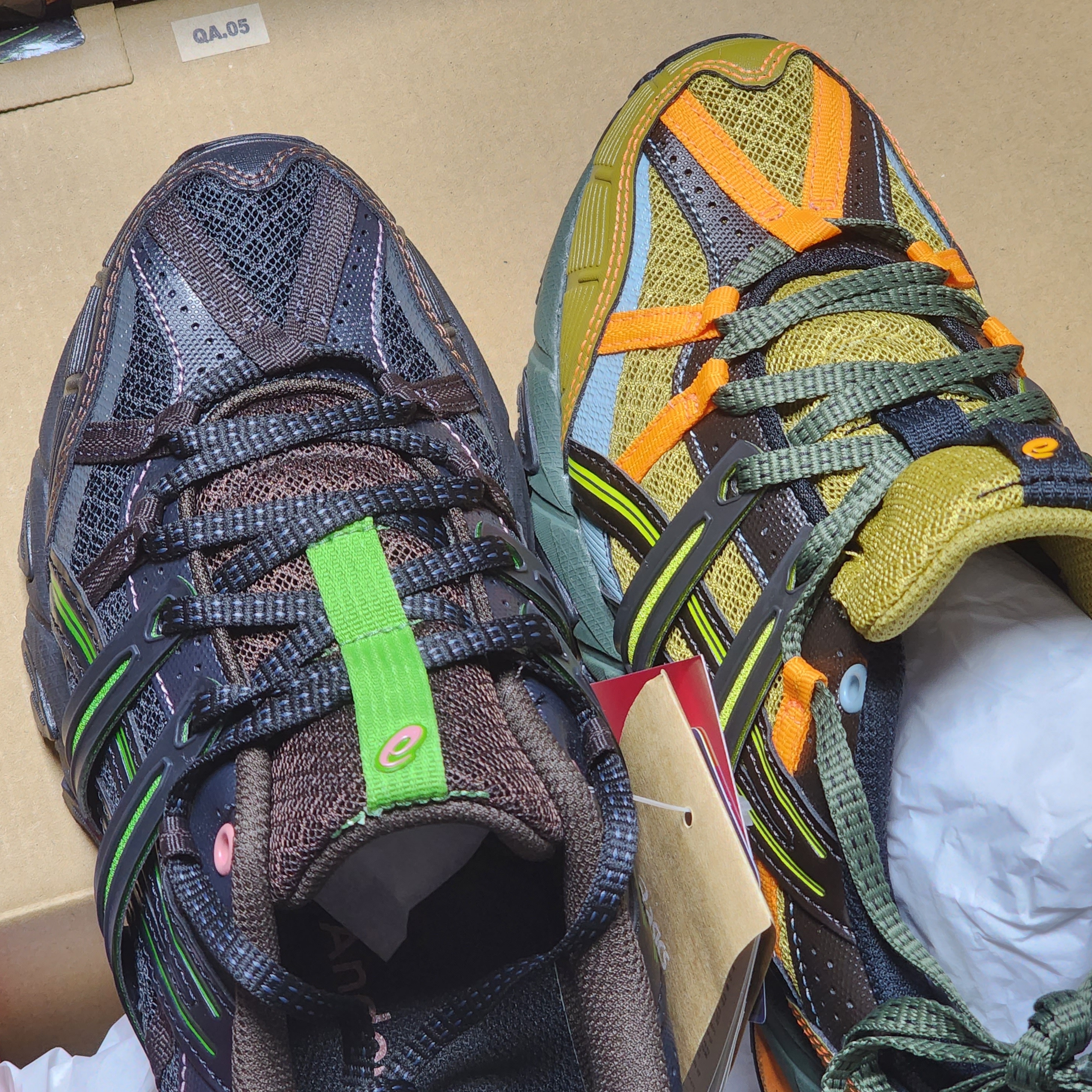 Asics x Andersson Bell Gel-Sonoma 15-50 Black Green, Asics x Andersson Bell Gel-Sonoma 15-50 Olive Oil Dark Brown 착용 스타일