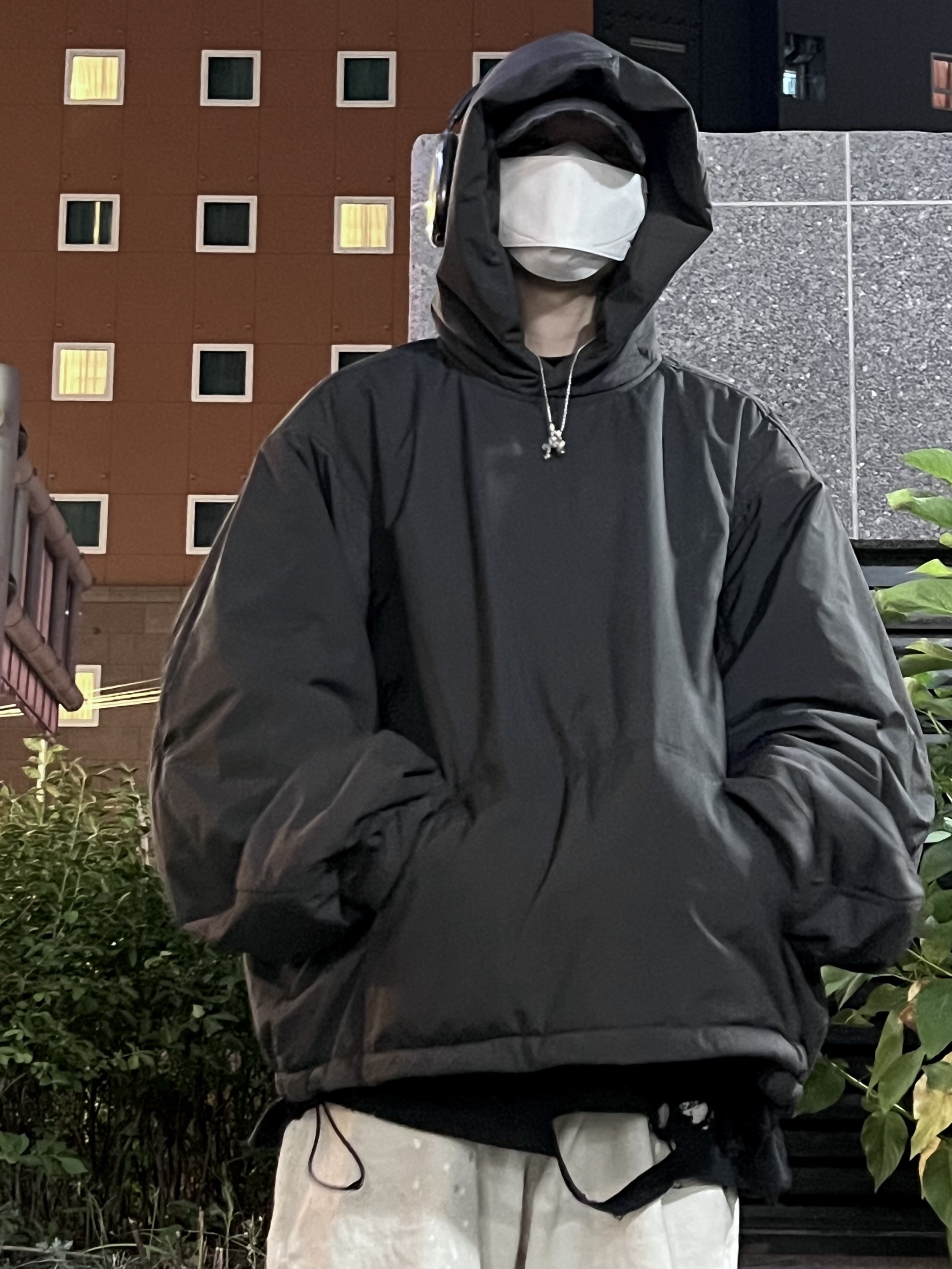 Apple AirPods Max Lightning Space Gray (Korean Ver.), Balenciaga Large Baggy Jeans Cream 착용 스타일 - 2