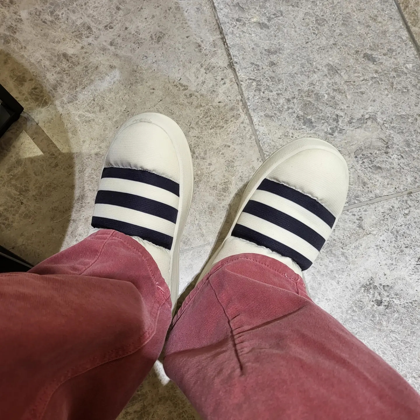 Adidas Puffylette Off White 착용 스타일 - 1