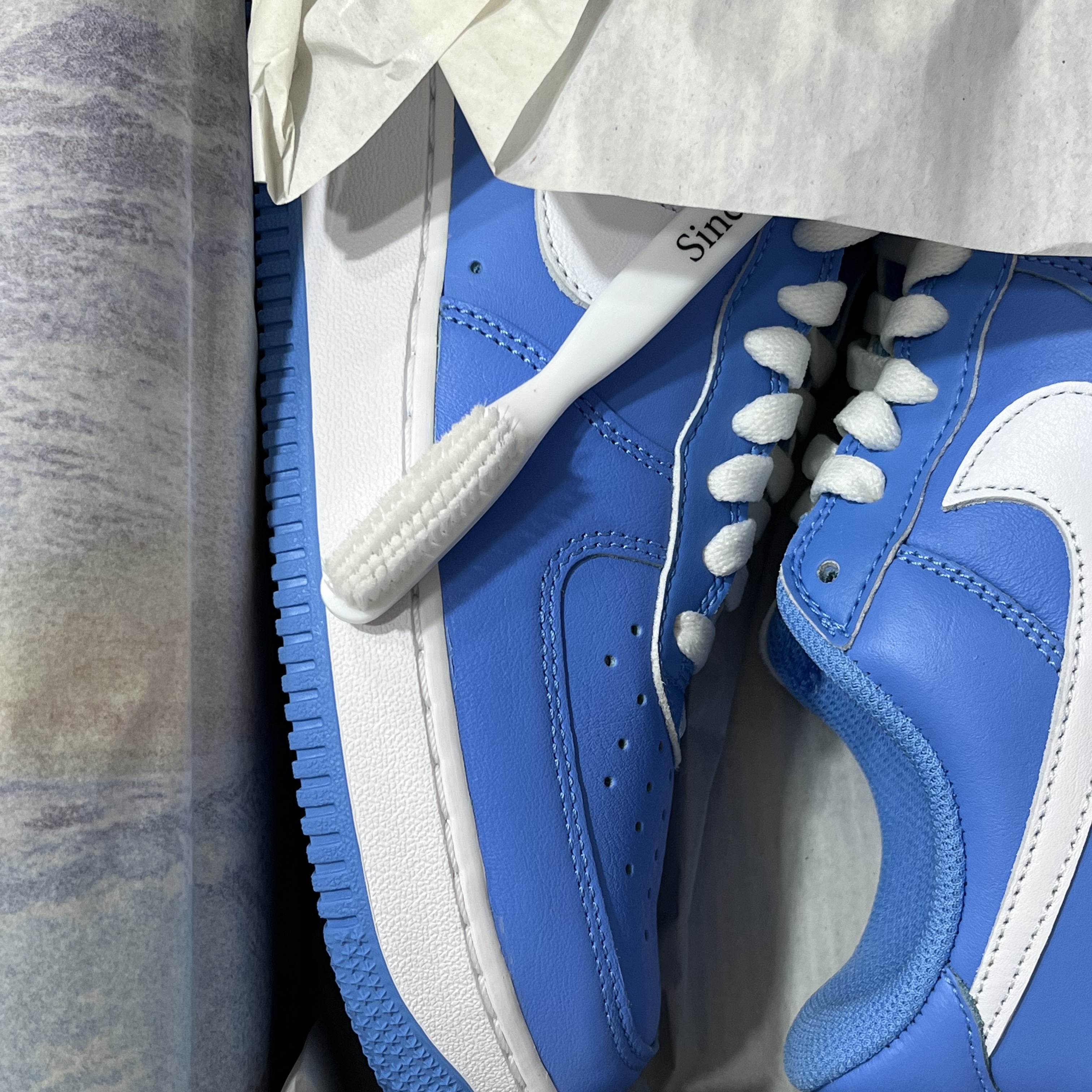 Nike Air Force 1 Low Retro Color of the Month University Blue 착용 스타일 - 2