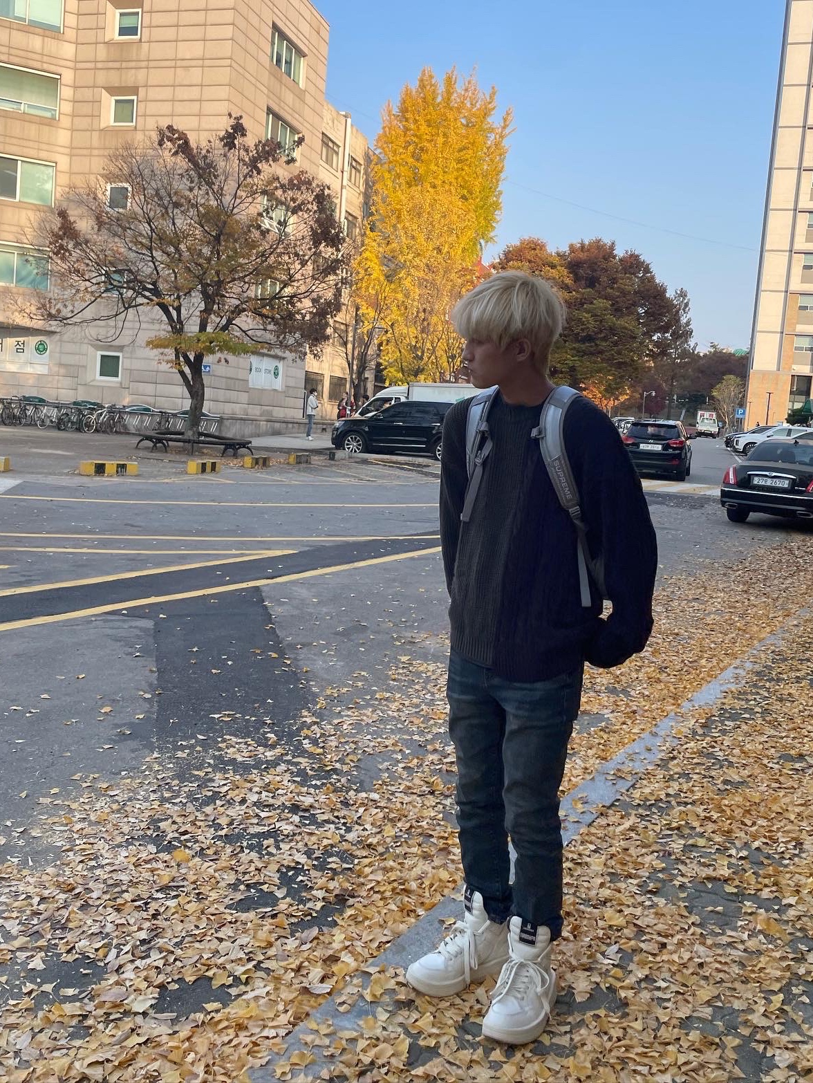 Converse x Drkshdw Turbowpn Egret, Supreme Backpack Silver - 22FW 착용 스타일 - 1