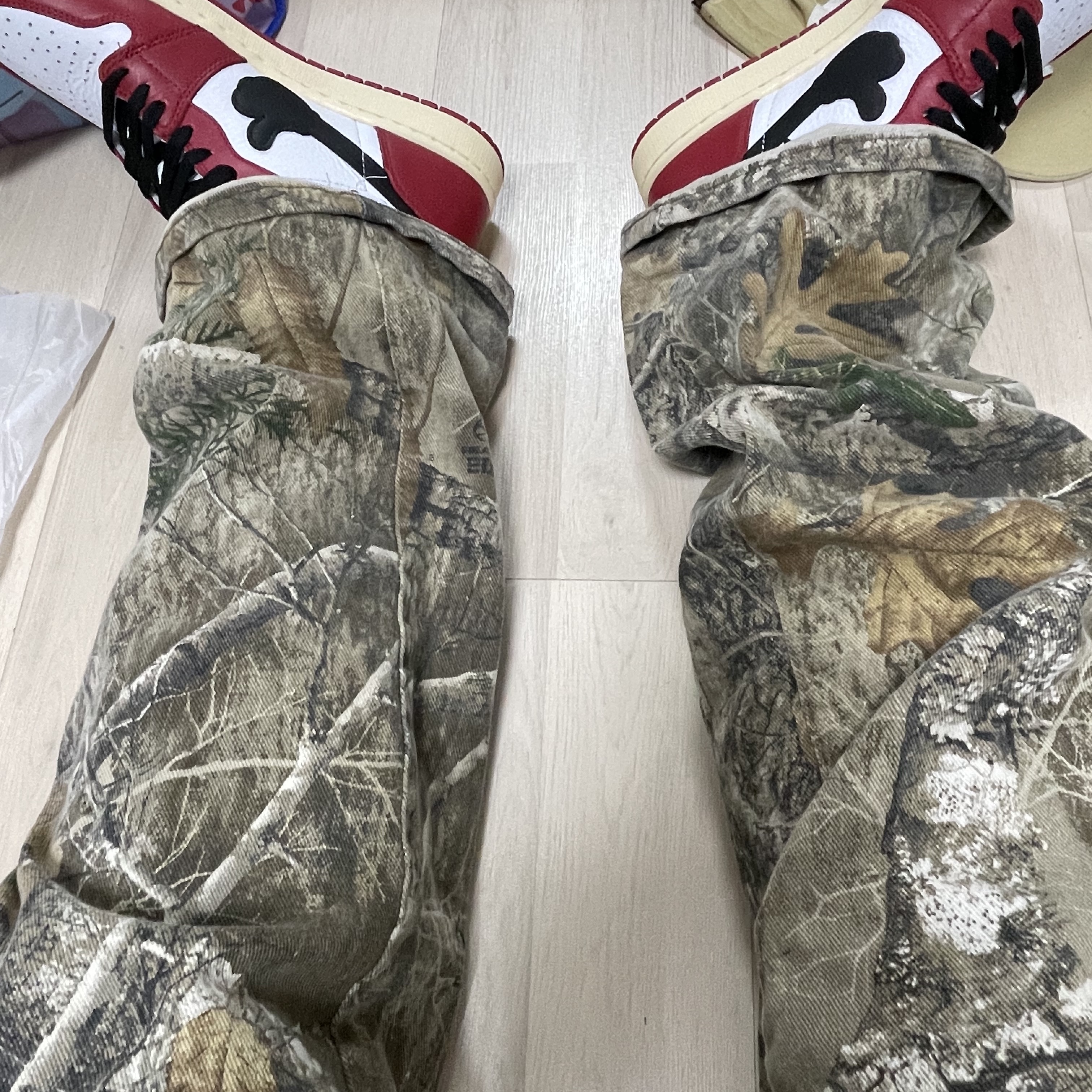 Jordan 1 Retro High OG Chicago 2022 착용 스타일 - 4