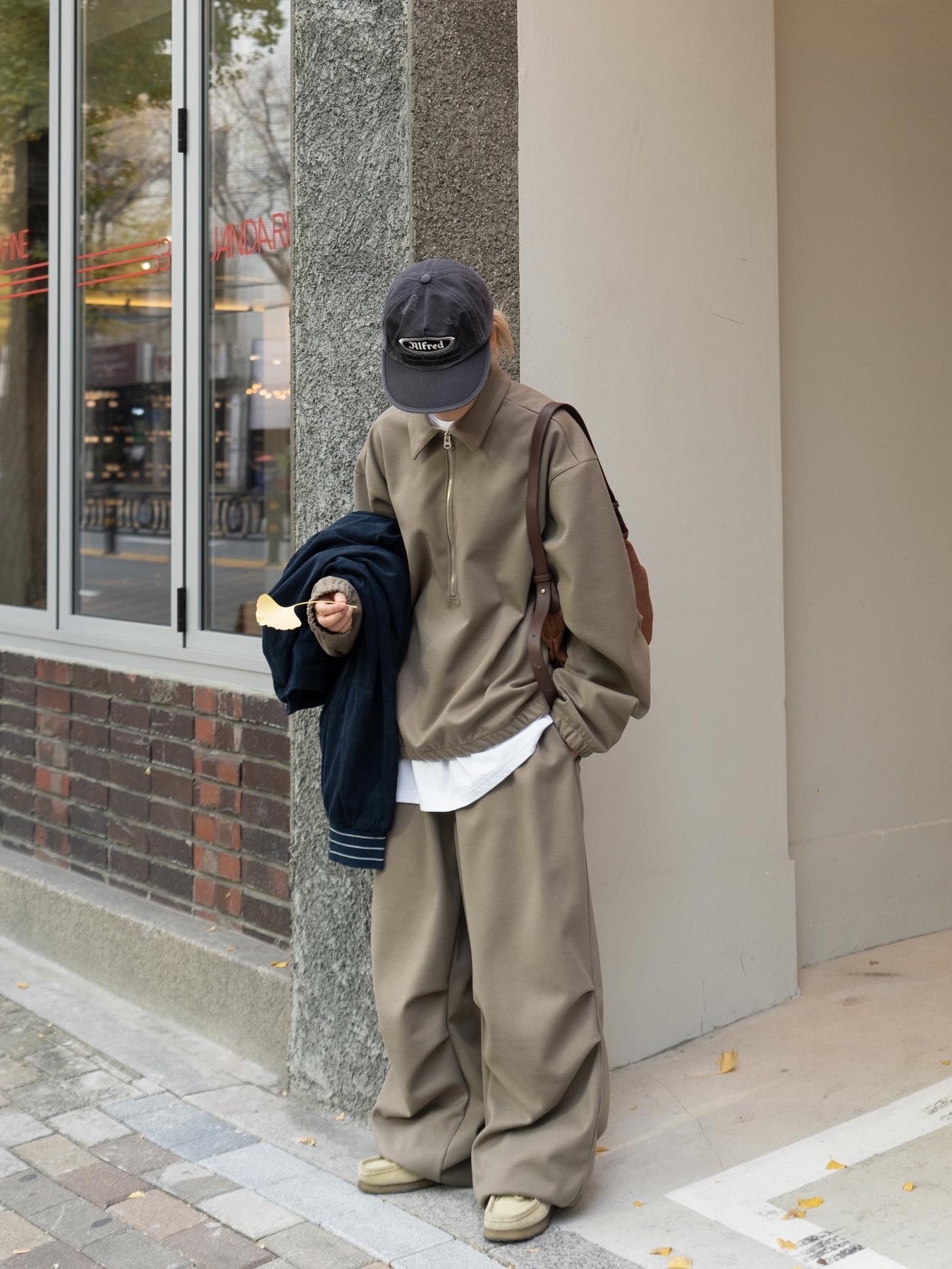 Clarks x Thisisneverthat Wallabee Maple 착용 스타일 - 3