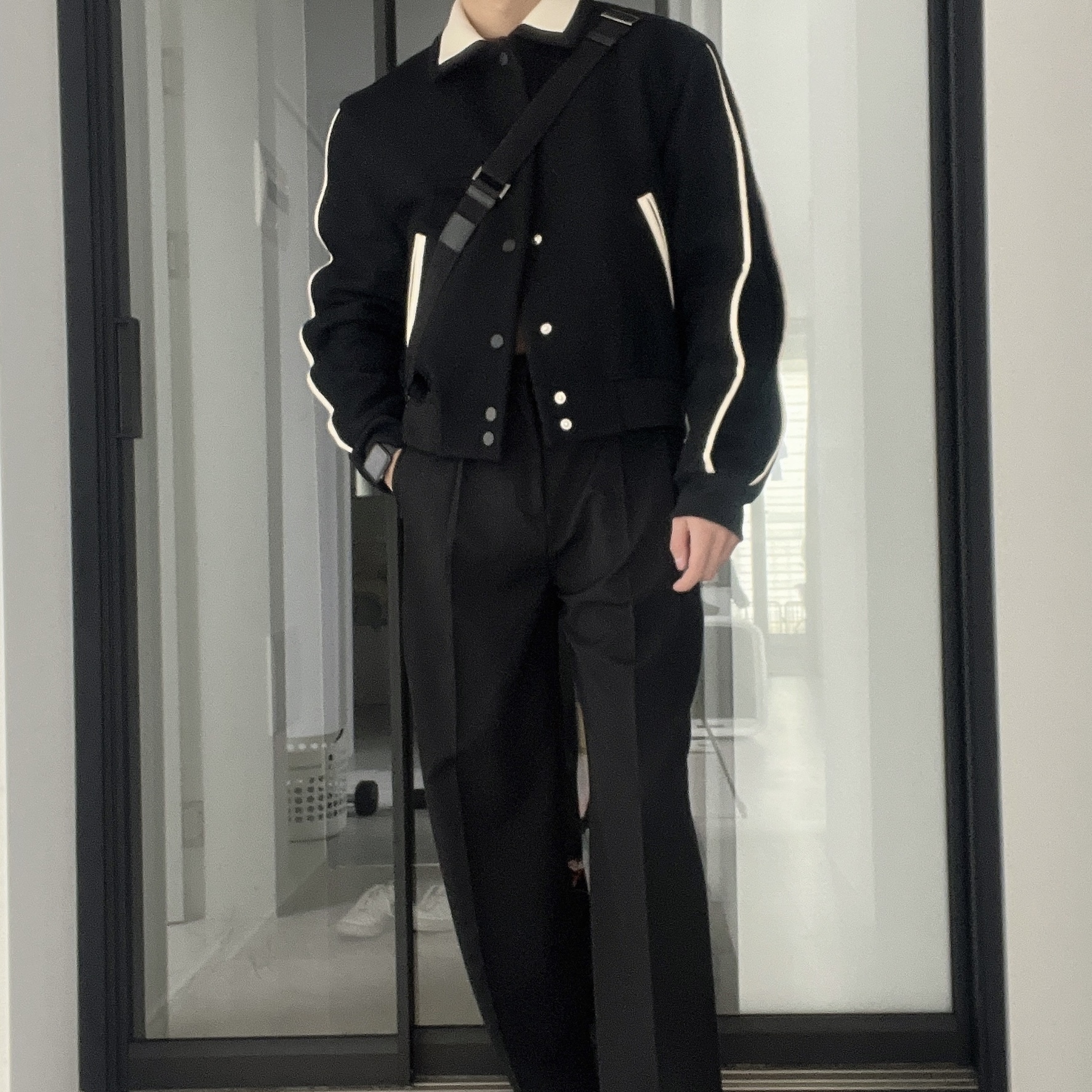 Prada Re-Nylon and Saffiano Leather Shoulder Bag Black 착용 스타일
