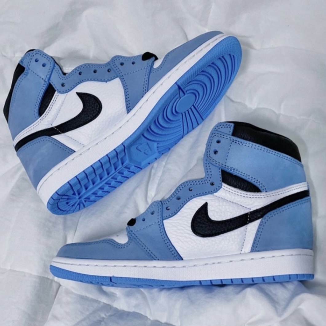 Jordan 1 Retro High OG University Blue 착용 스타일