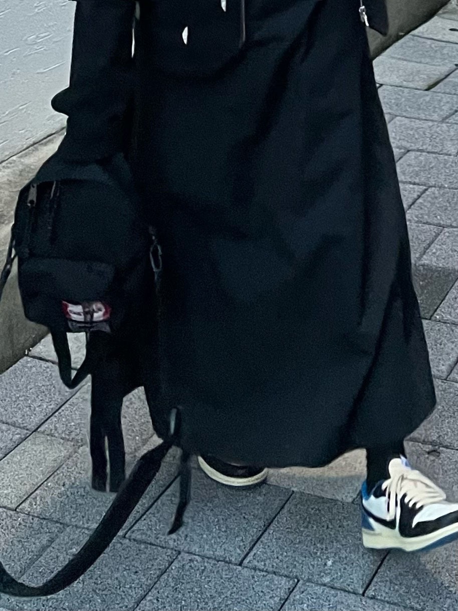 Jordan 1 x Travis Scott x Fragment Retro Low OG SP Military Blue, MM6 Maison Margiela x Eastpak Mini Shoulder Bag Black 착용 스타일 - 3