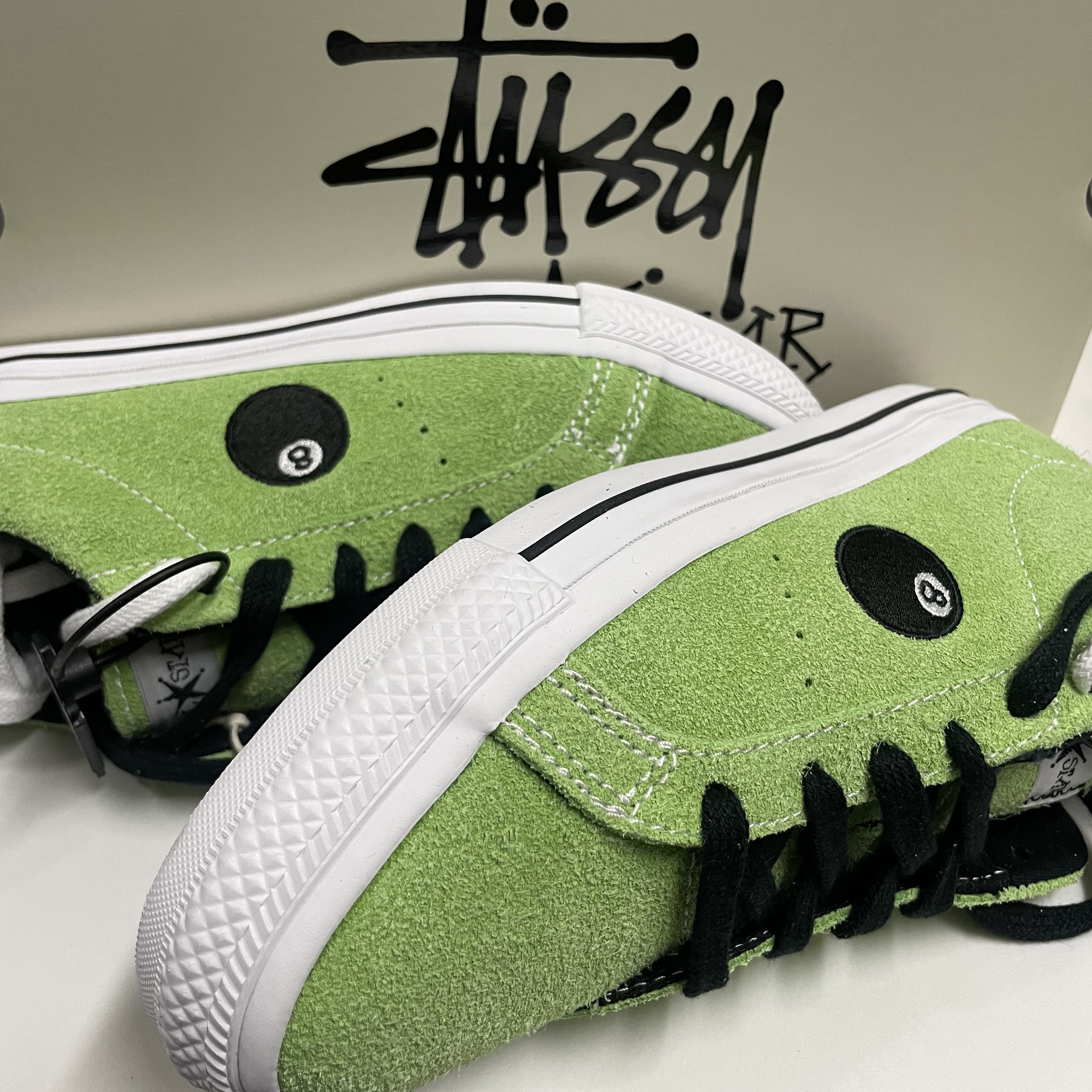 Converse x Stussy One Star Pro Ox 8 Ball Green 착용 스타일 - 3