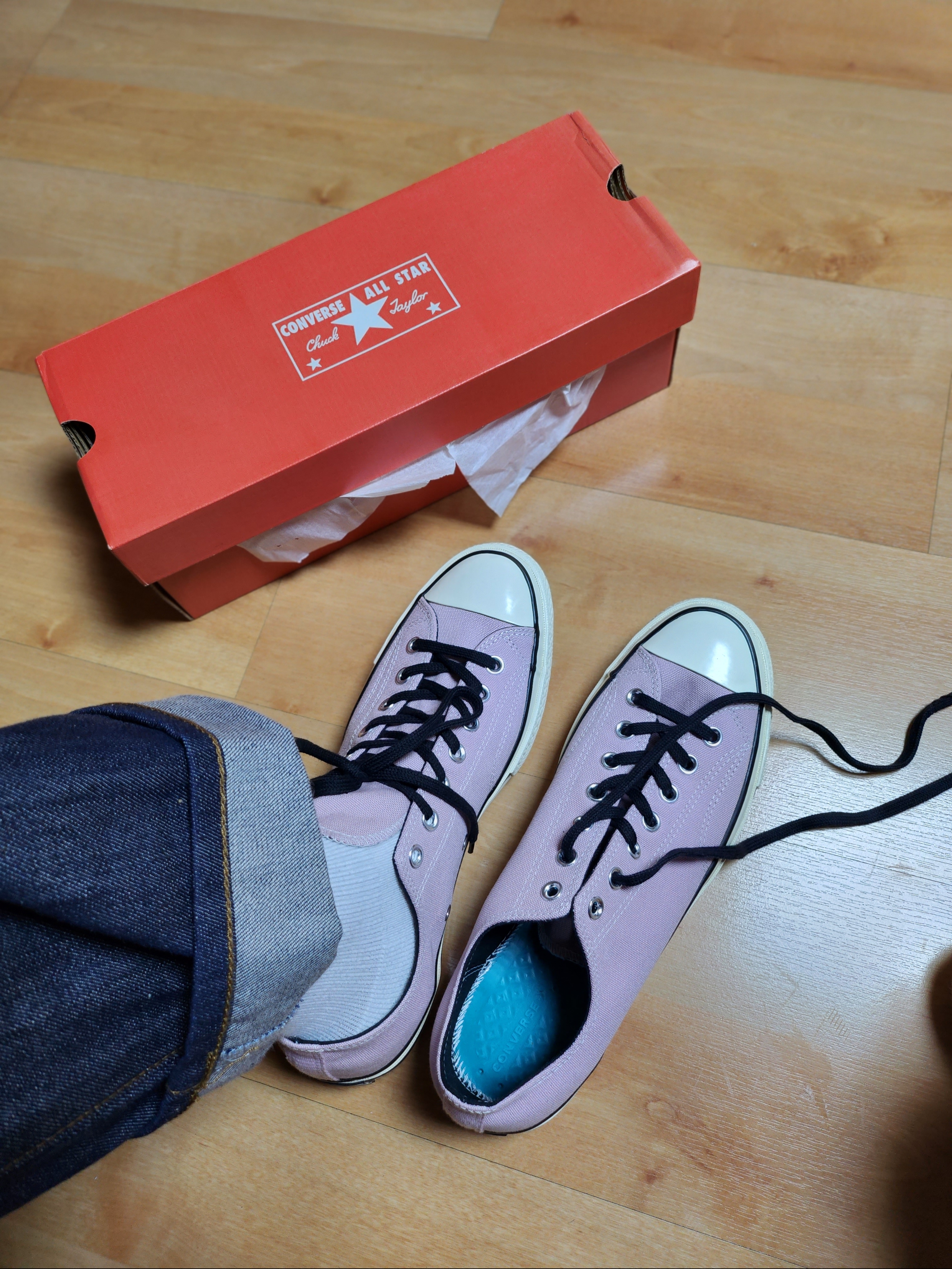 Converse Chuck 70 Ox Plum Chalk 착용 스타일 - 2