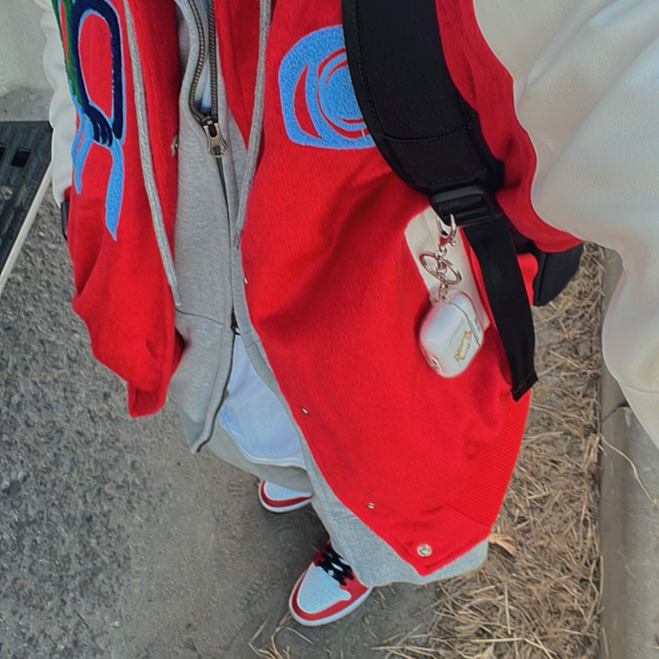 Jordan 1 Mid Chicago 2020 착용 스타일 - 1