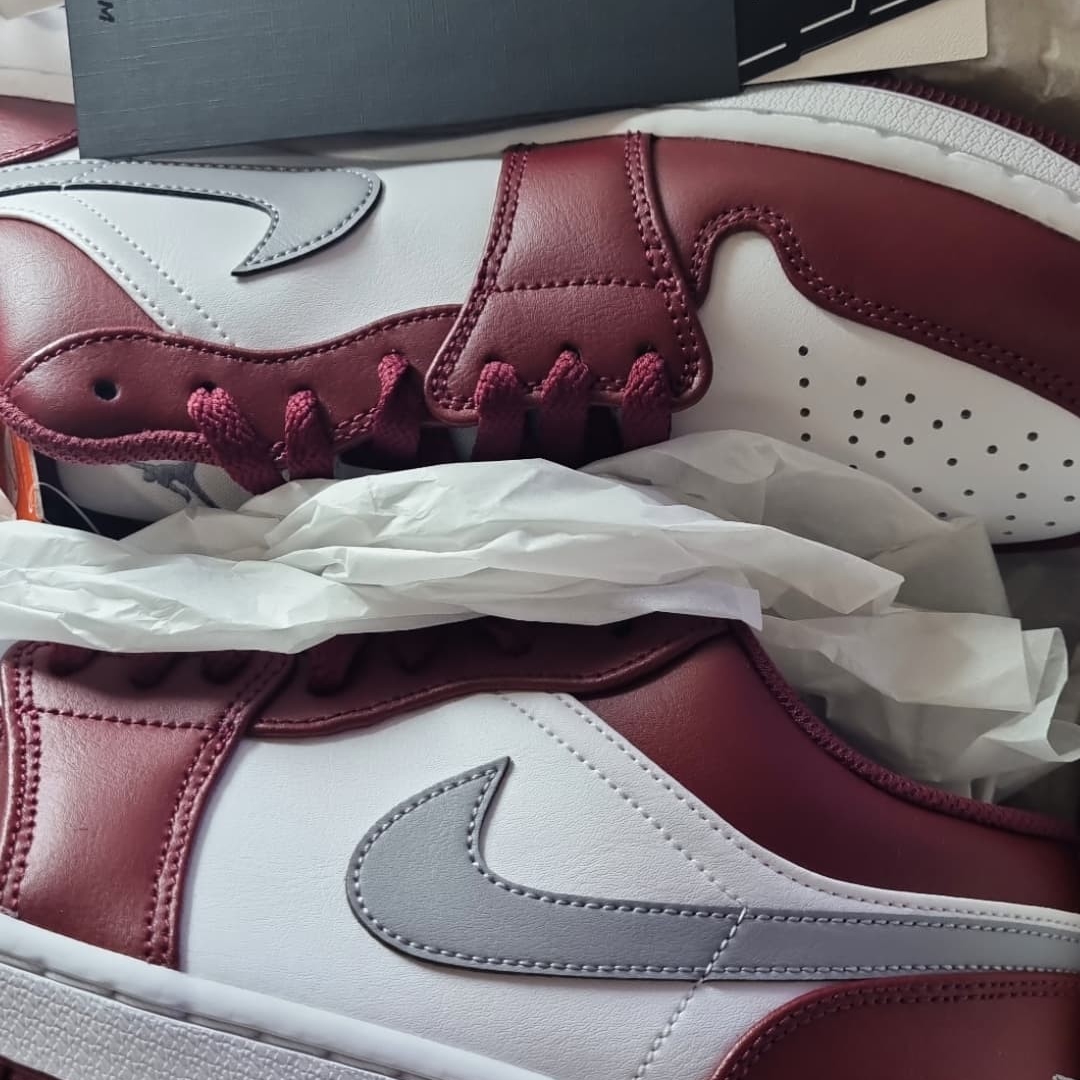 Jordan 1 Low Cherrywood Red 착용 스타일 - 2