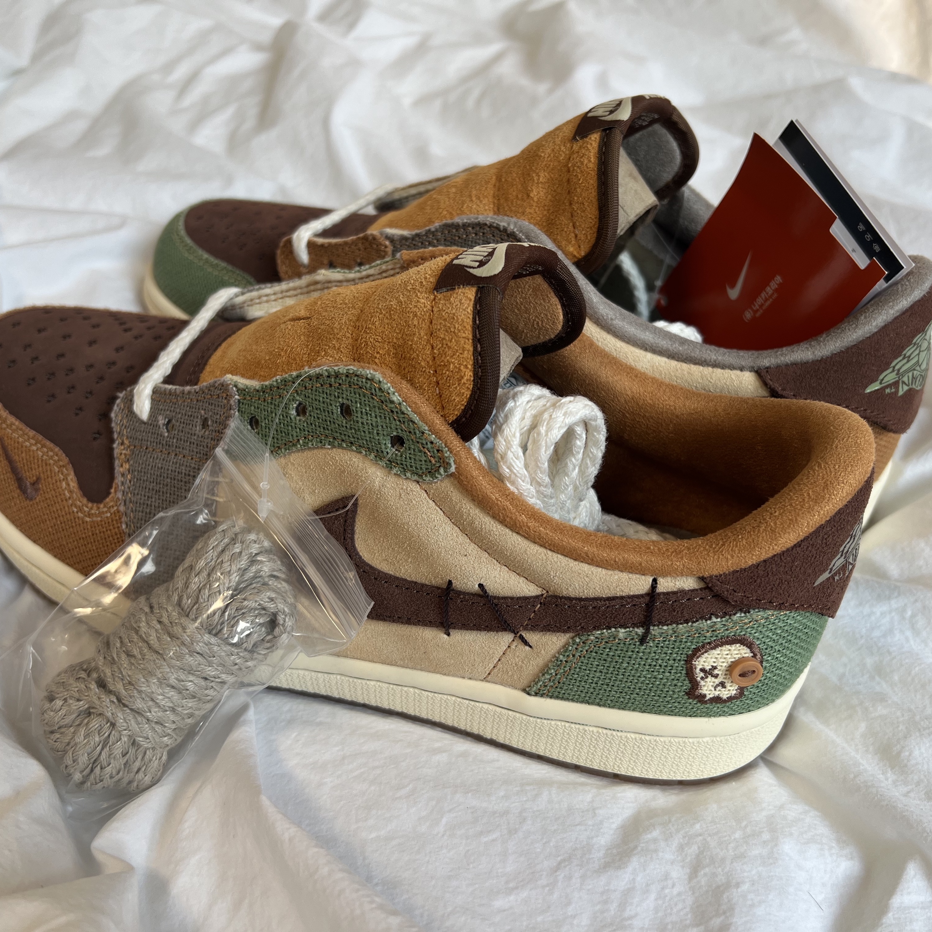 Jordan 1 x Zion Williamson Retro Low OG Flax and Oil Green 착용 스타일 - 2