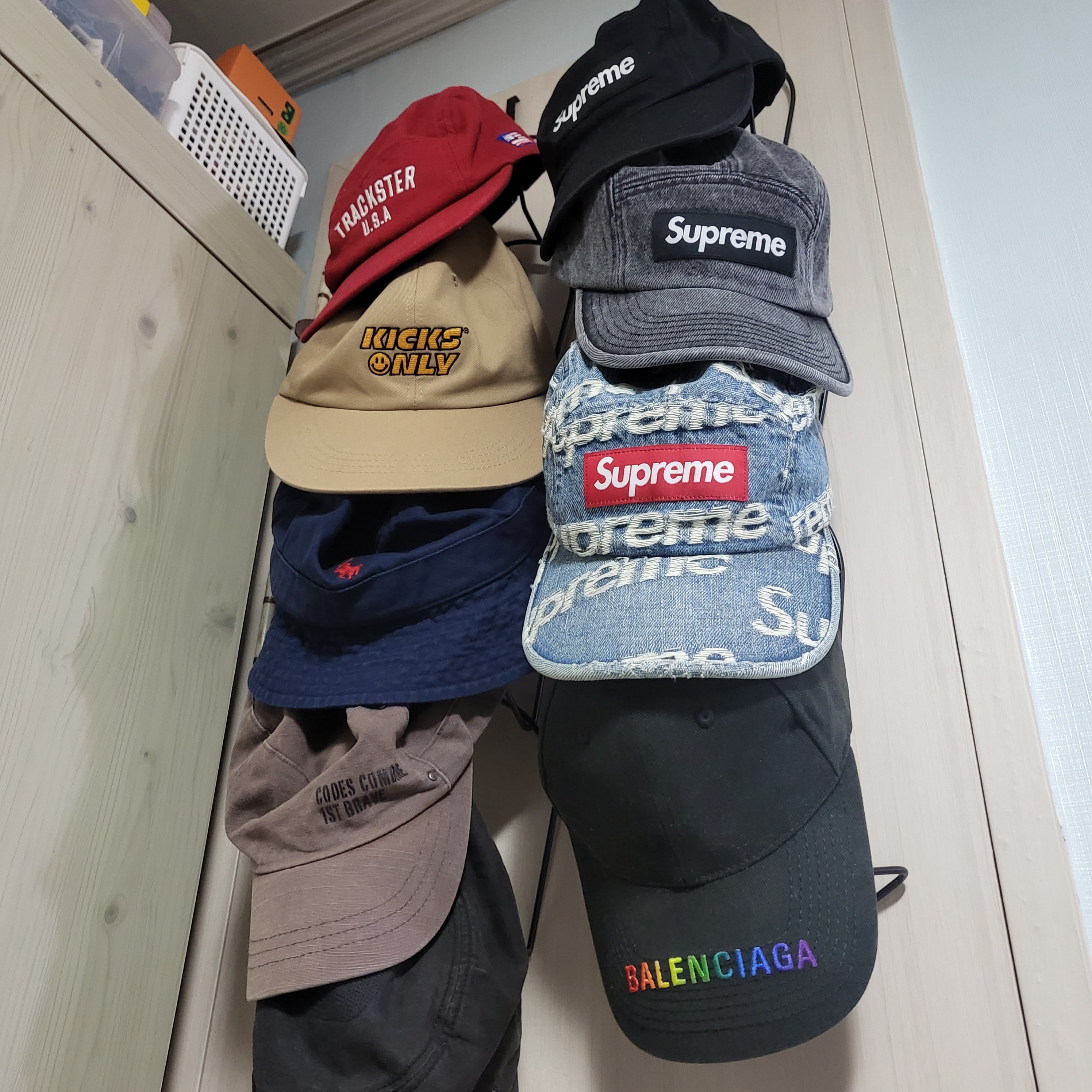 Supreme Denim Camp Cap Washed Black - 22FW, Supreme Washed Chino Twill Camp Cap Black 착용 스타일 - 2