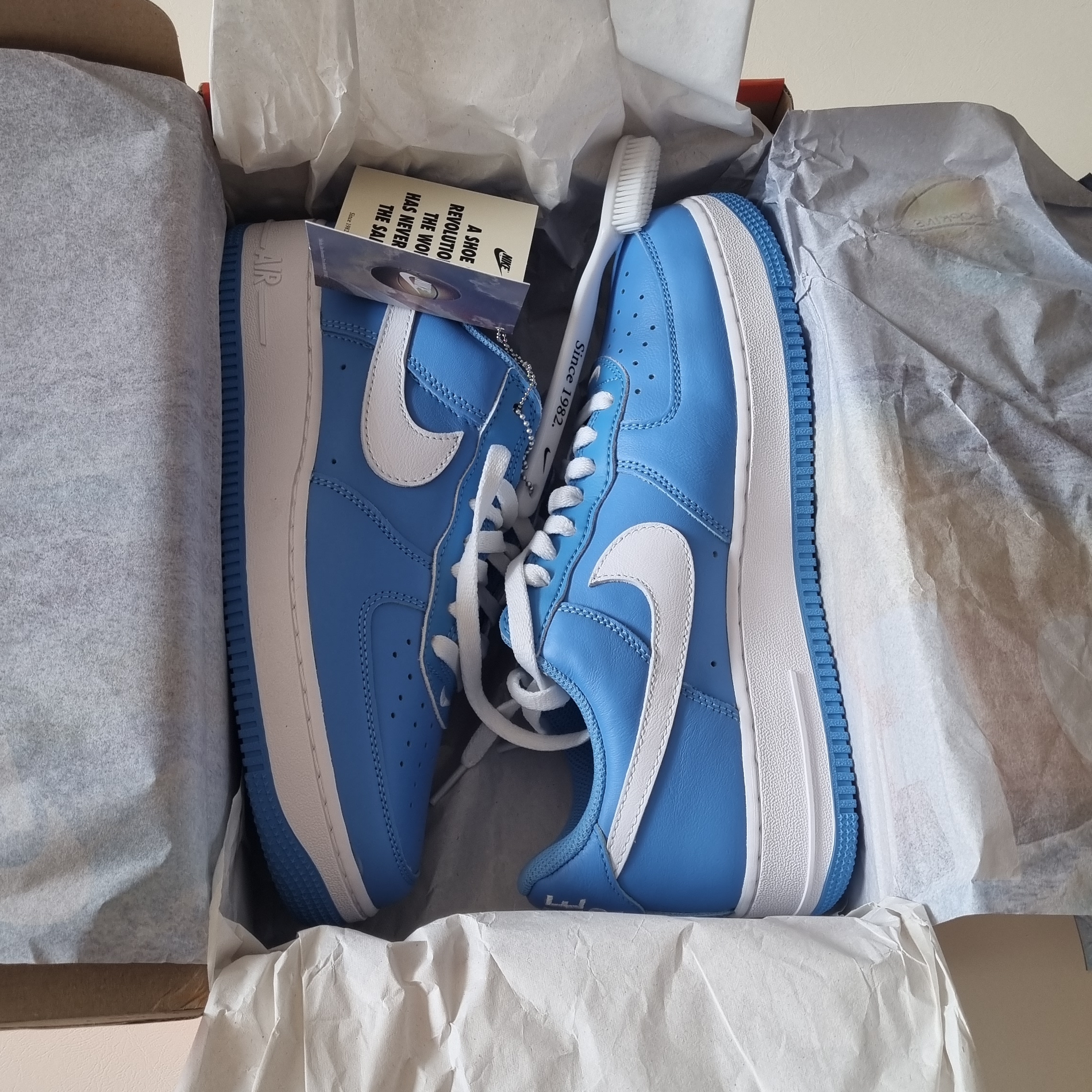 Nike Air Force 1 Low Retro Color of the Month University Blue 착용 스타일 - 4