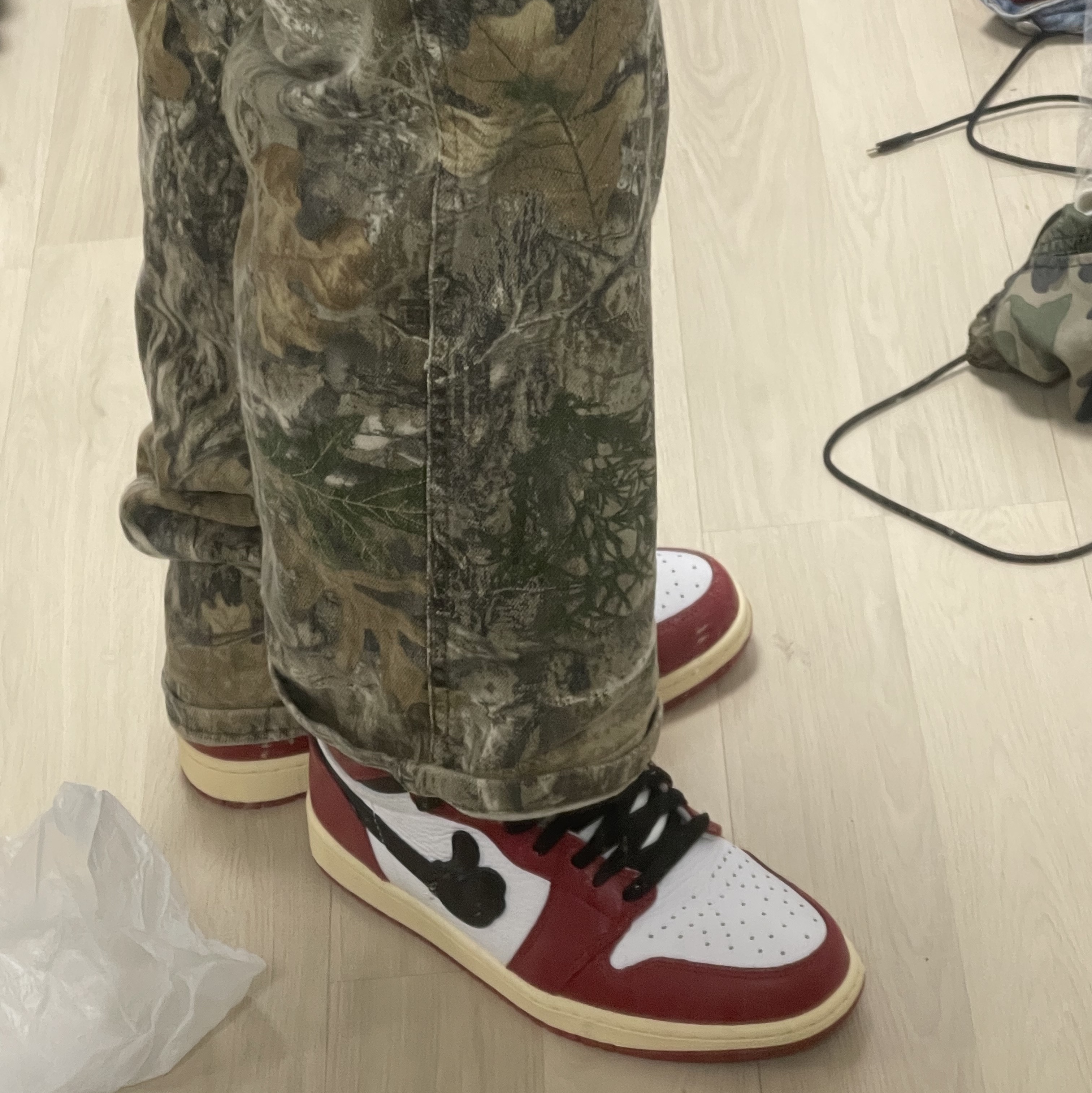 Jordan 1 Retro High OG Chicago 2022 착용 스타일 - 5