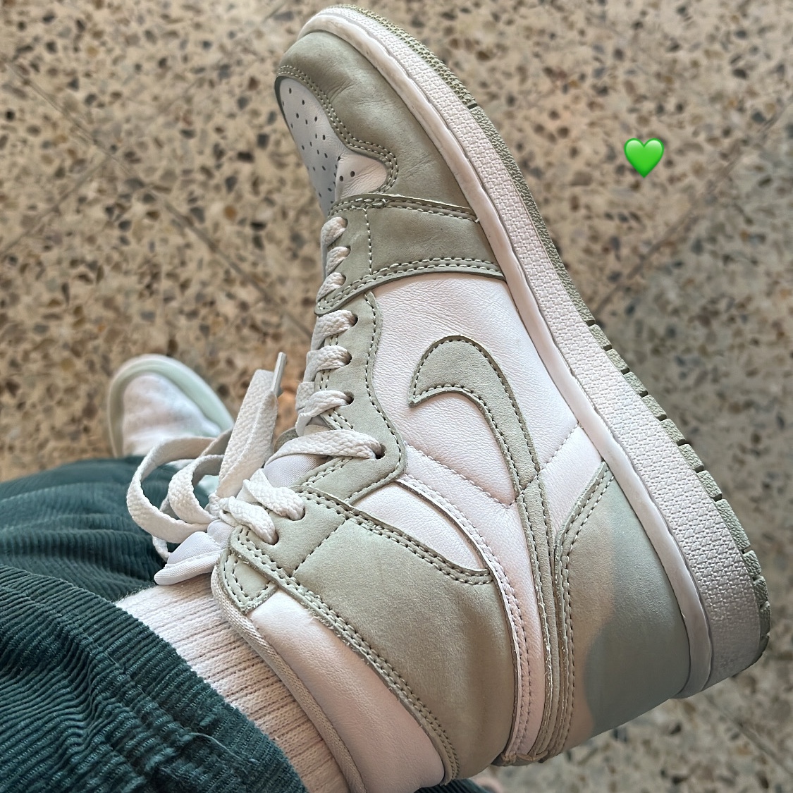 (W) Jordan 1 Retro High OG Seafoam 착용 스타일
