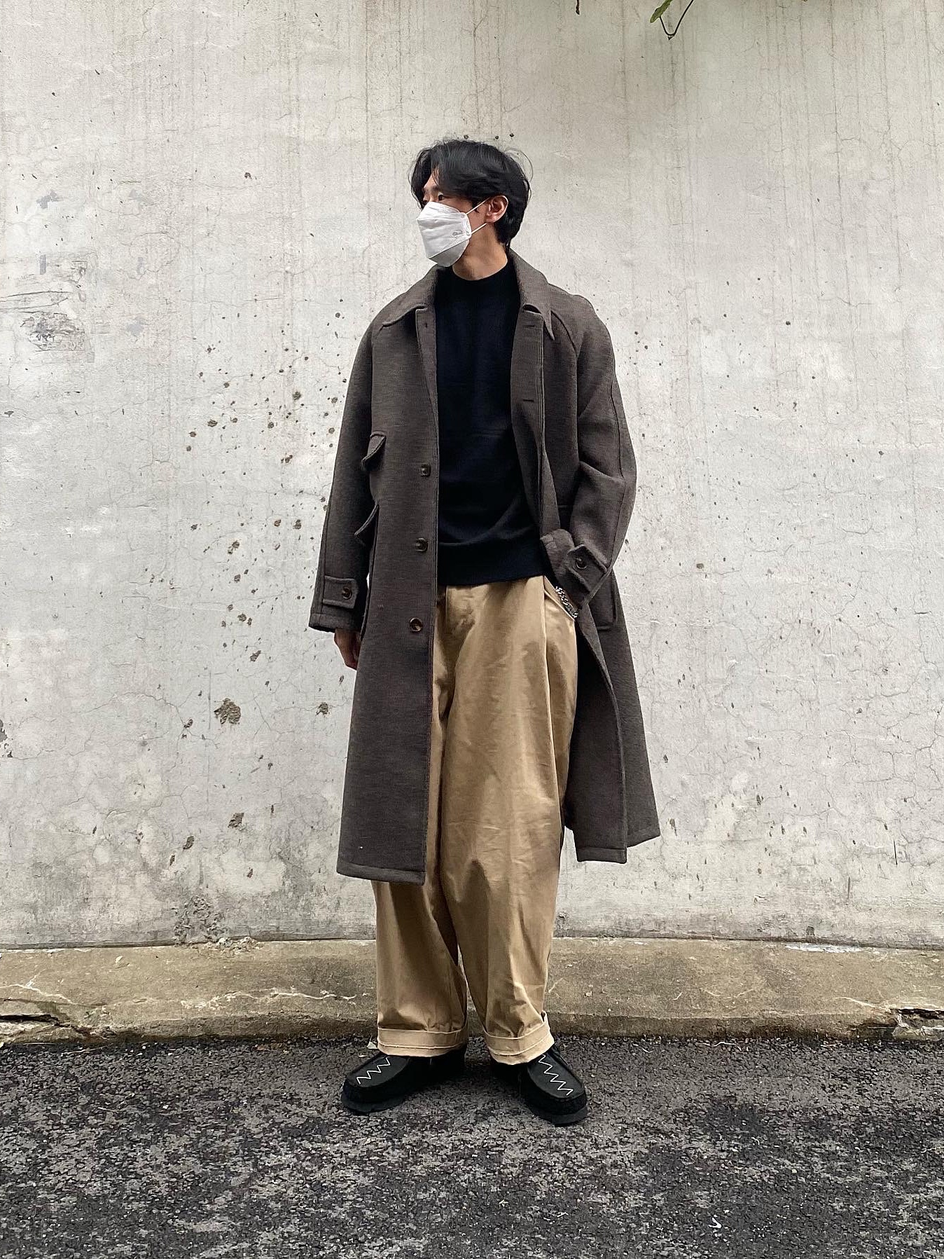 Clarks x Neighborhood Wallabee Boots GTX Black Combi Suede 착용 스타일 - 1
