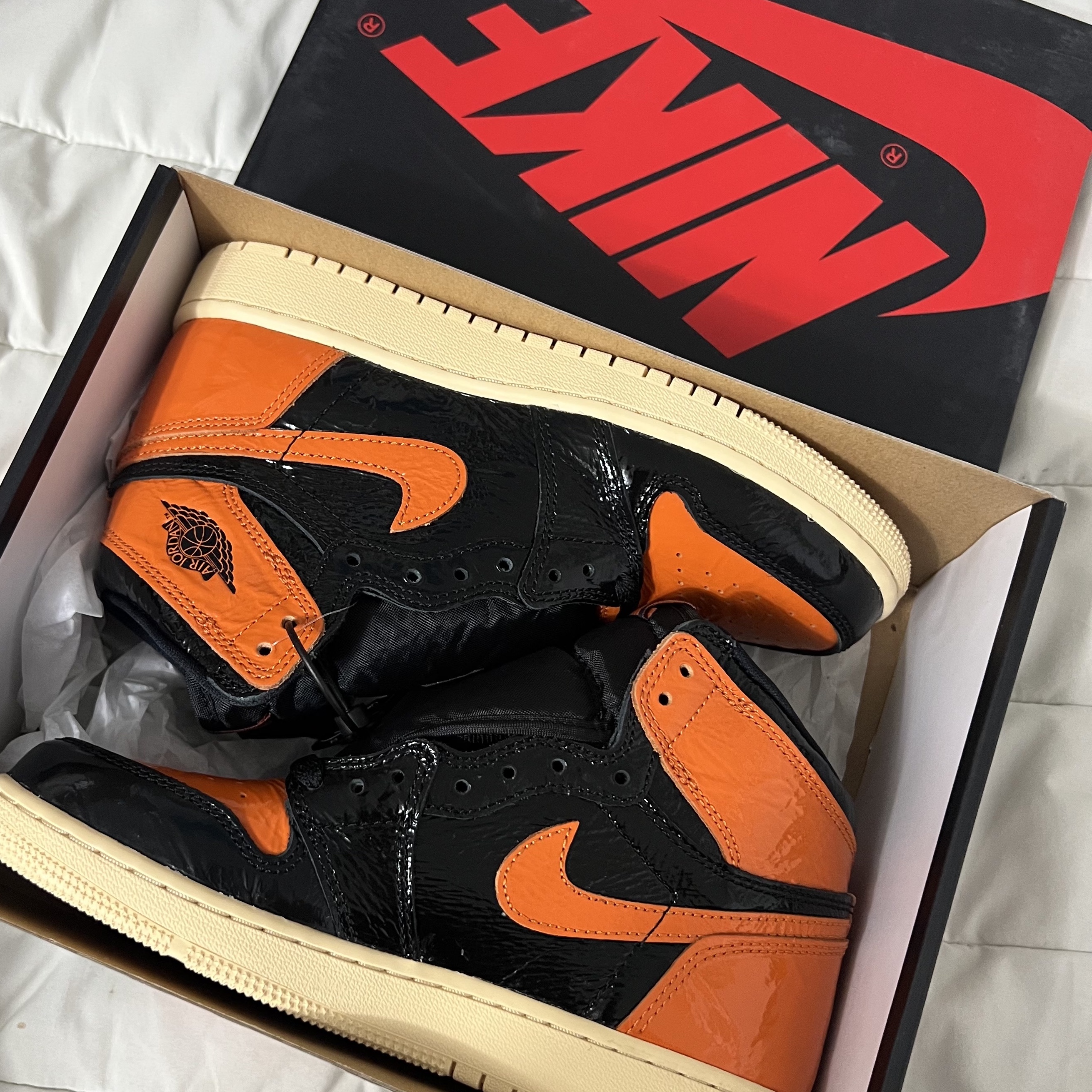 Jordan 1 Retro High Shattered Backboard 3.0, (GS) Jordan 1 Retro High OG Shattered Backboard 3.0 착용 스타일 - 2