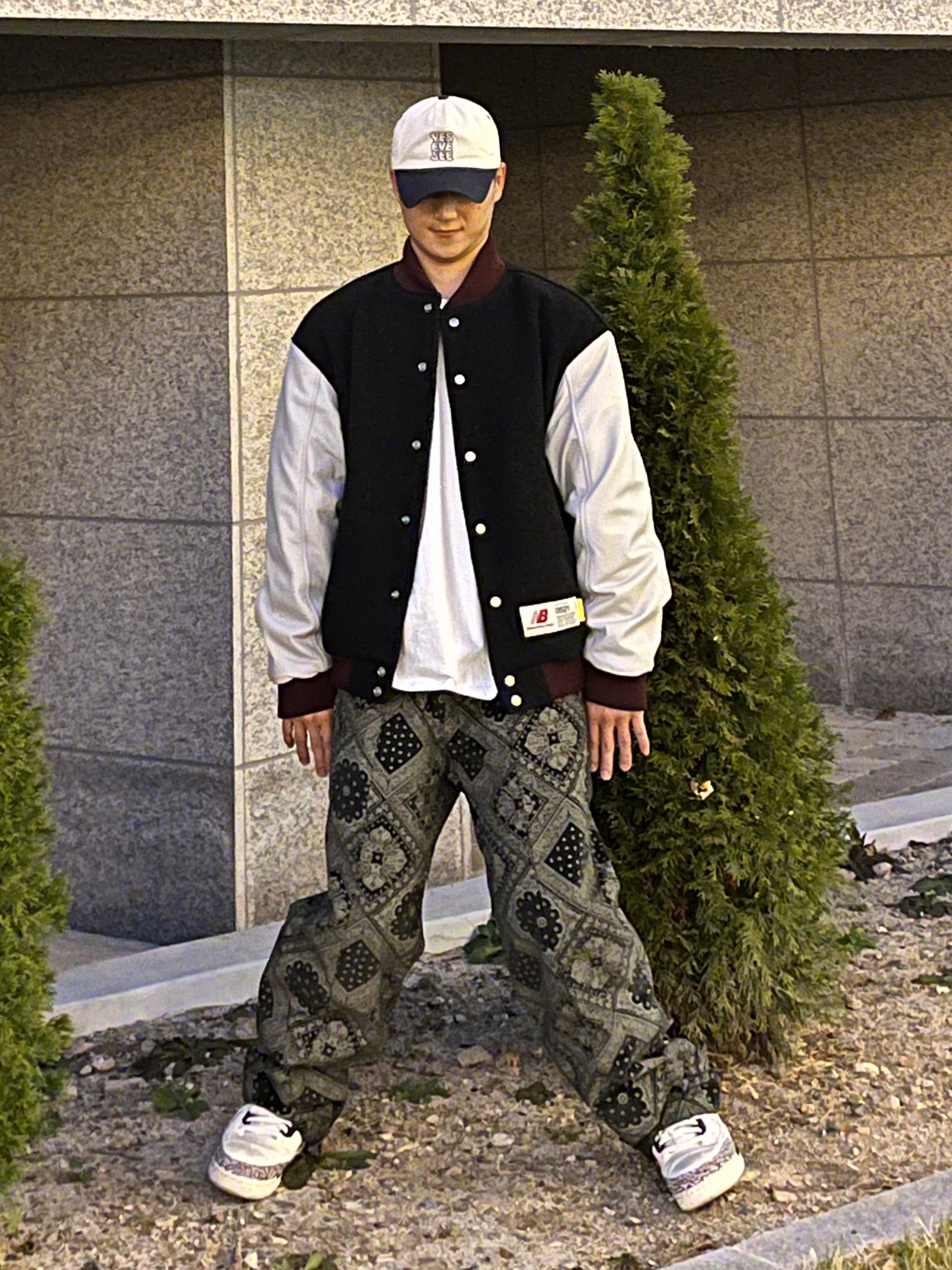 New Balance x Thisisneverthat Varsity Jacket Charcoal, Jordan Spizike White Varsity Red 착용 스타일