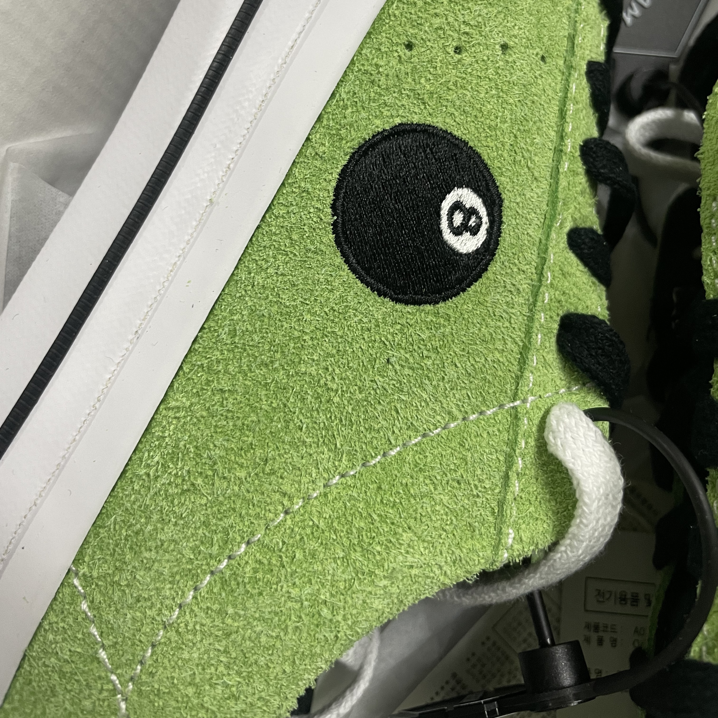 Converse x Stussy One Star Pro Ox 8 Ball Green 착용 스타일 - 2
