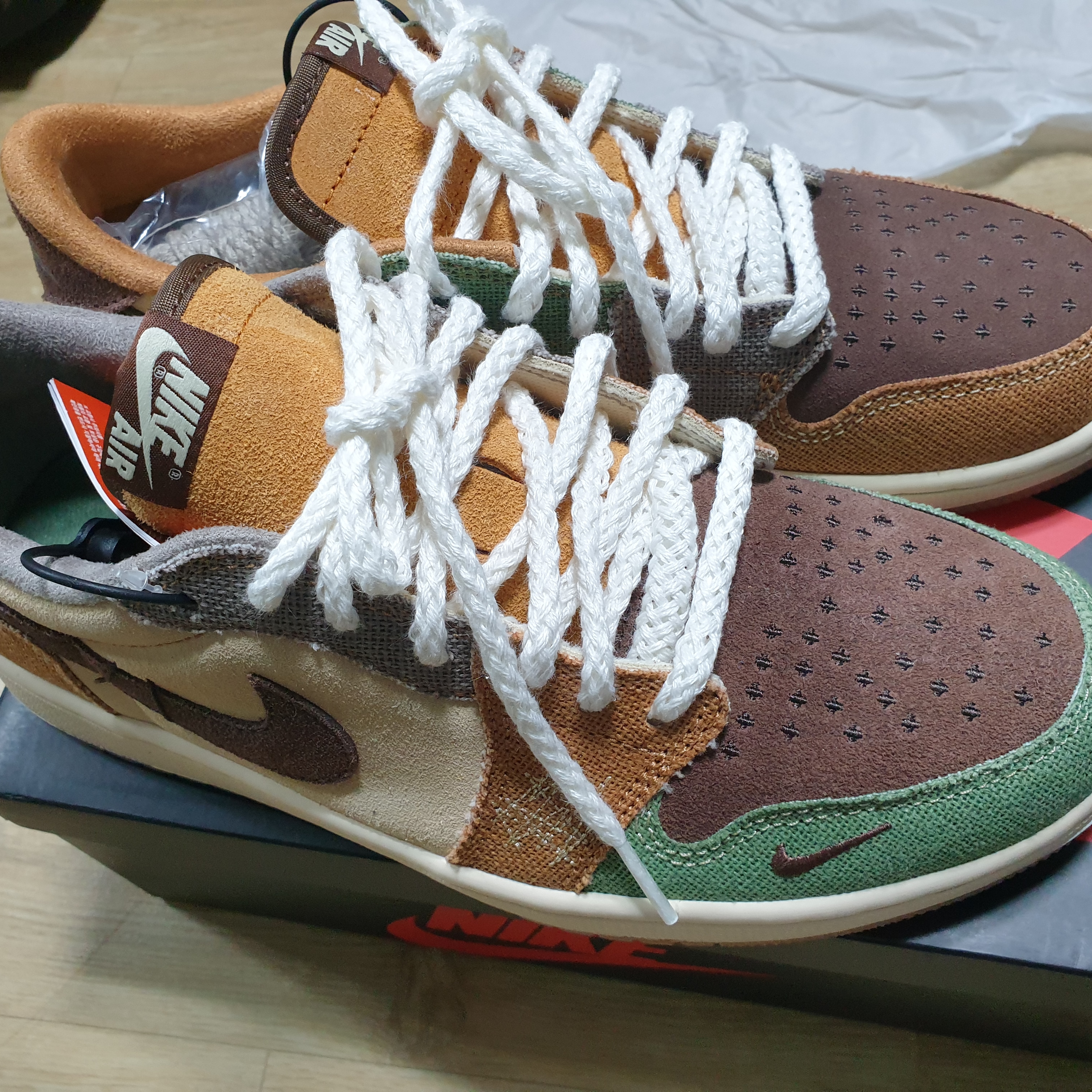 Jordan 1 x Zion Williamson Retro Low OG Flax and Oil Green 착용 스타일