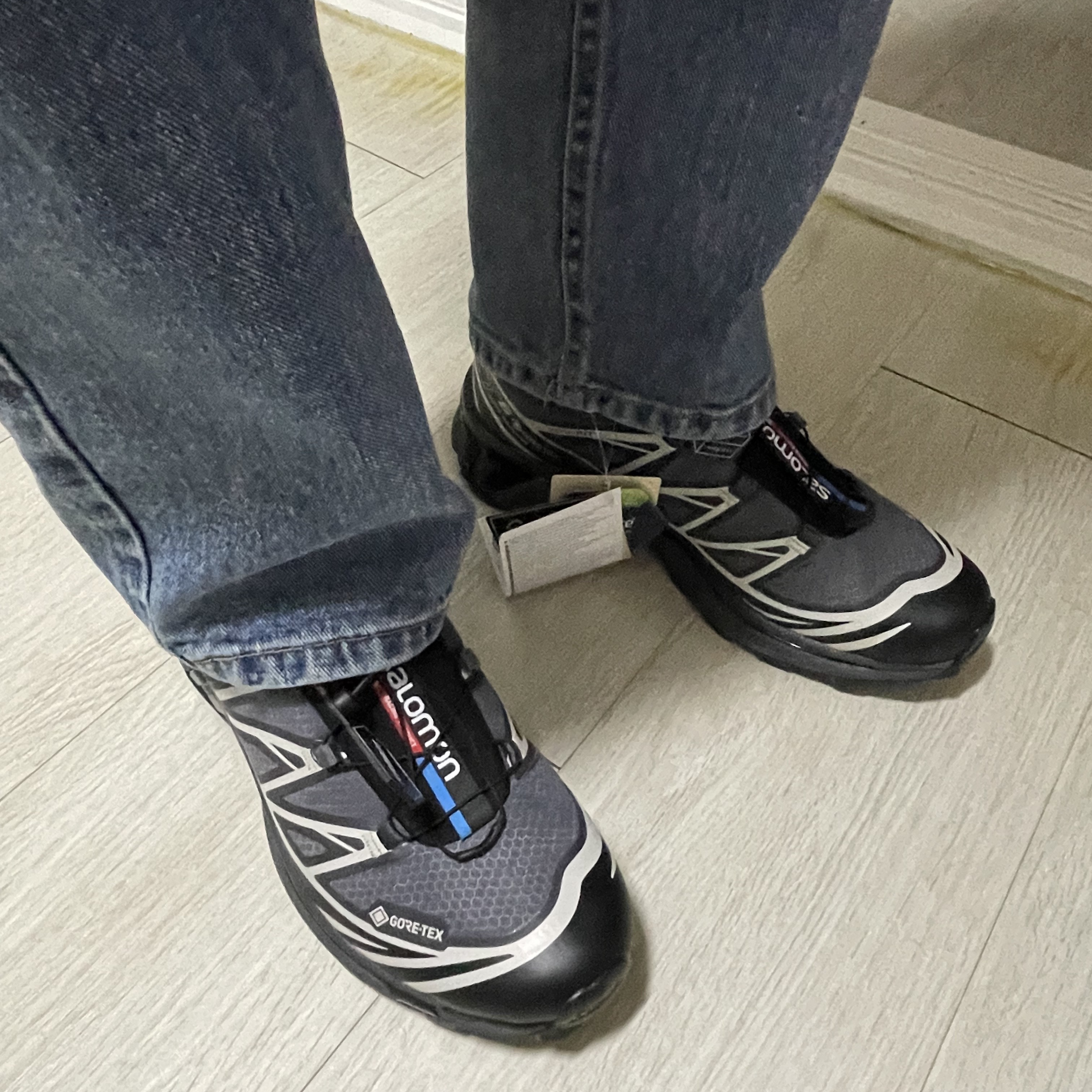 Salomon XT-6 Gore-Tex Black Ebony 착용 스타일 - 1