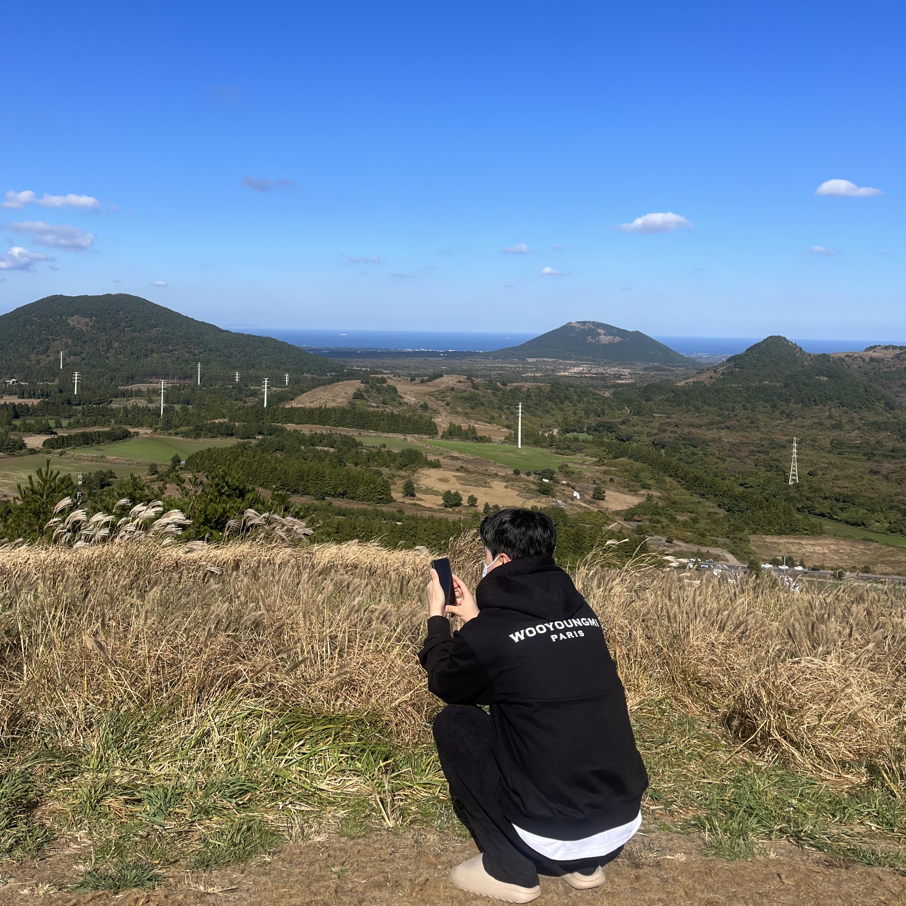 Wooyoungmi Cotton White Back Logo Hoodie Black - 22FW, Adidas Yeezy Slide Pure - Re-Release Ver. 착용 스타일 - 2