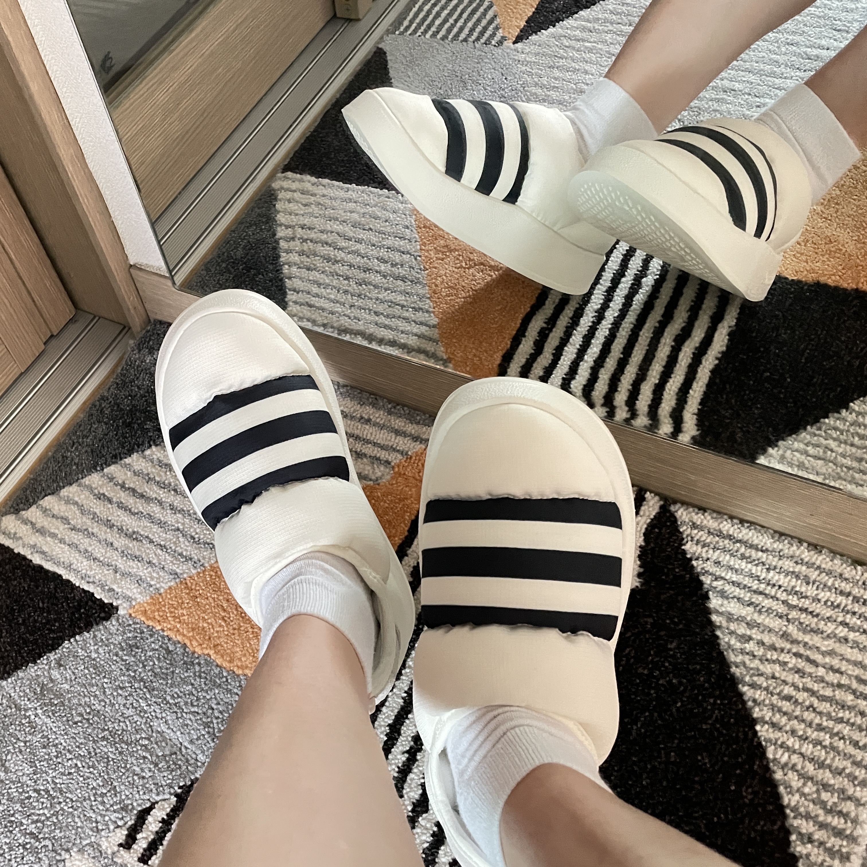 Adidas Puffylette Off White 착용 스타일