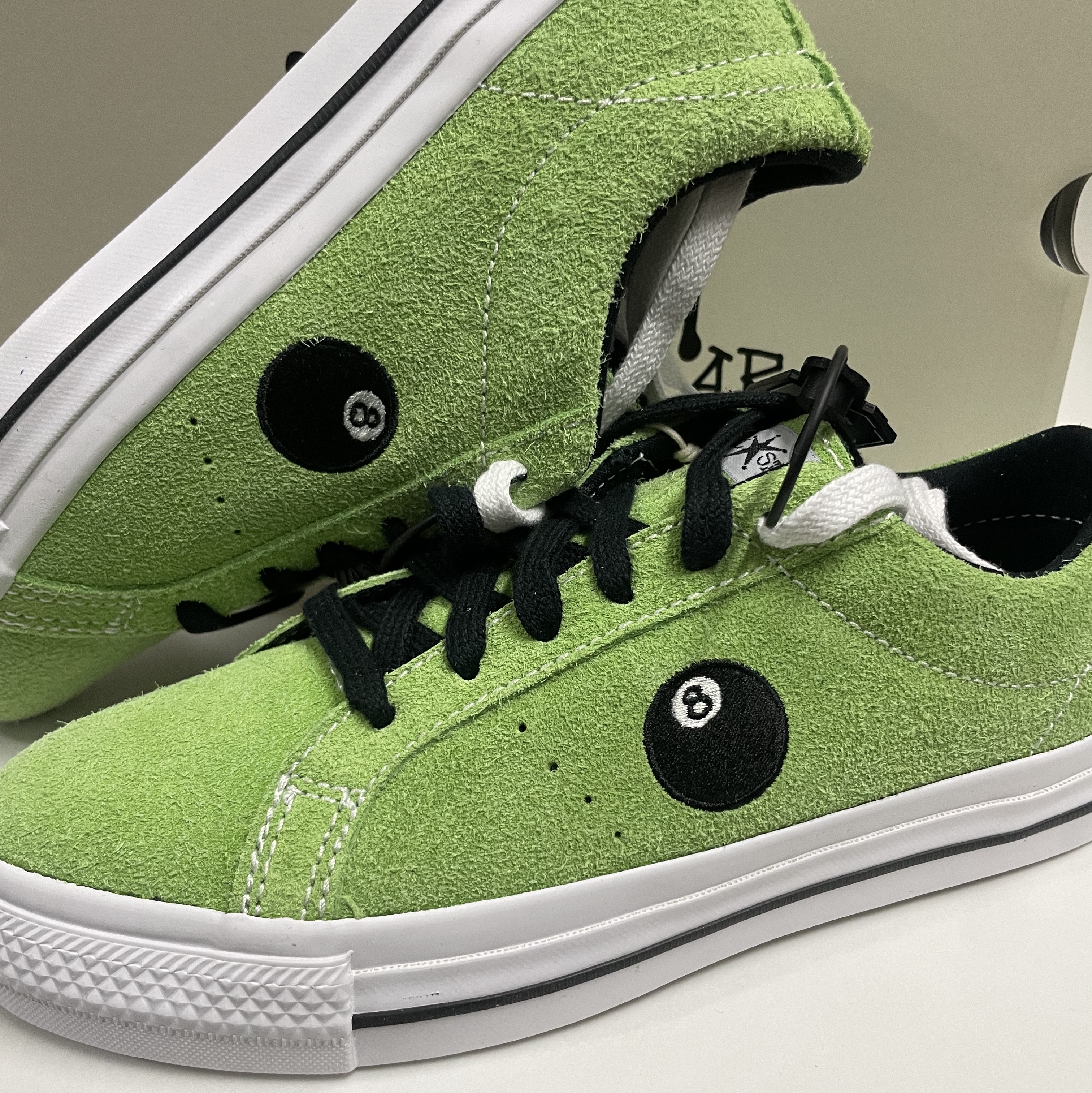 Converse x Stussy One Star Pro Ox 8 Ball Green 착용 스타일 - 4