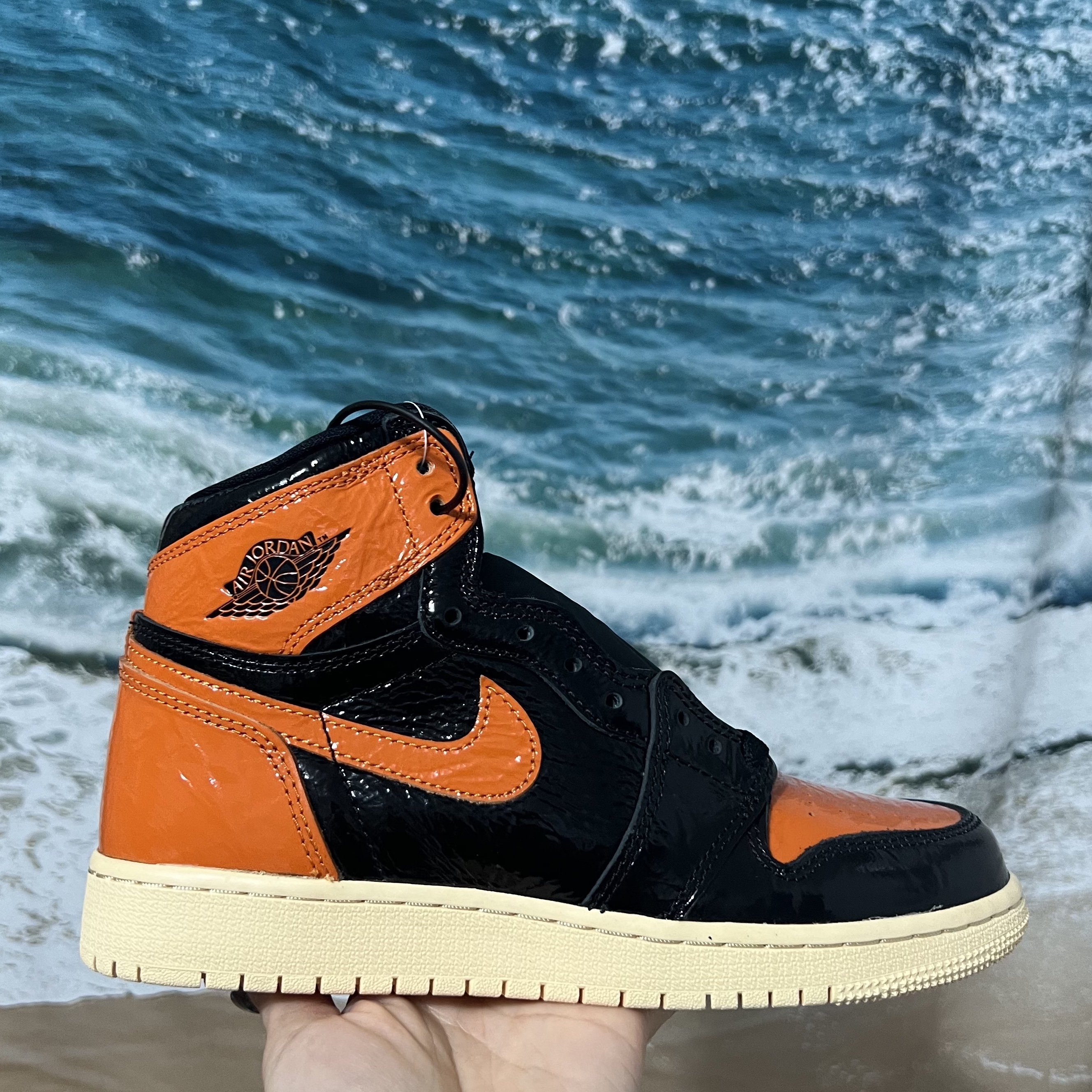 Jordan 1 Retro High Shattered Backboard 3.0, (GS) Jordan 1 Retro High OG Shattered Backboard 3.0 착용 스타일 - 1