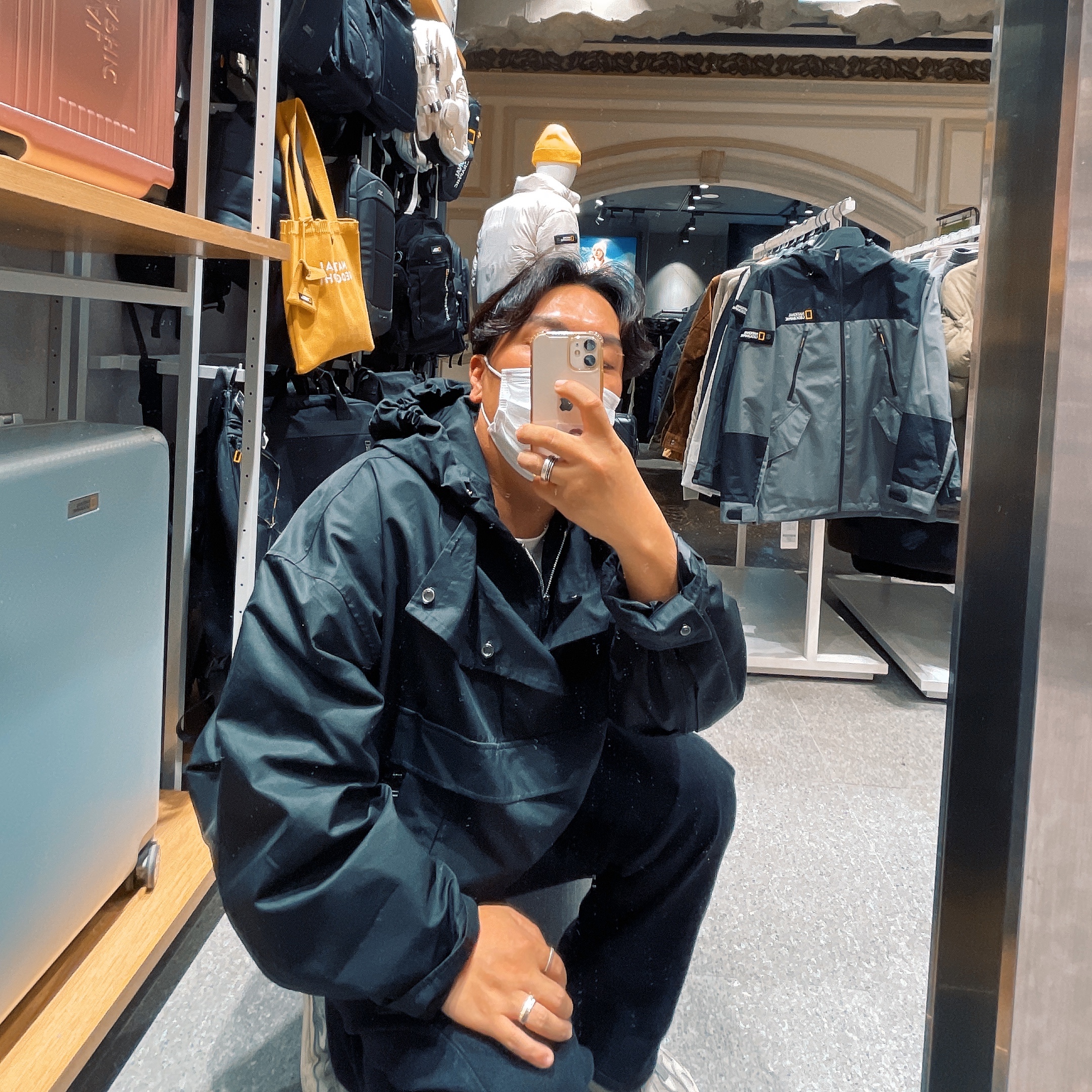 Wooyoungmi Nylon Anorak Jumper Black - 22FW 착용 스타일 - 1